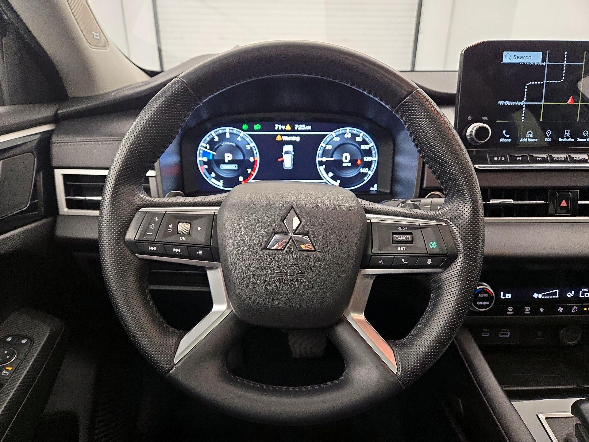 Thumbnail: 2024 Mitsubishi Outlander - 10