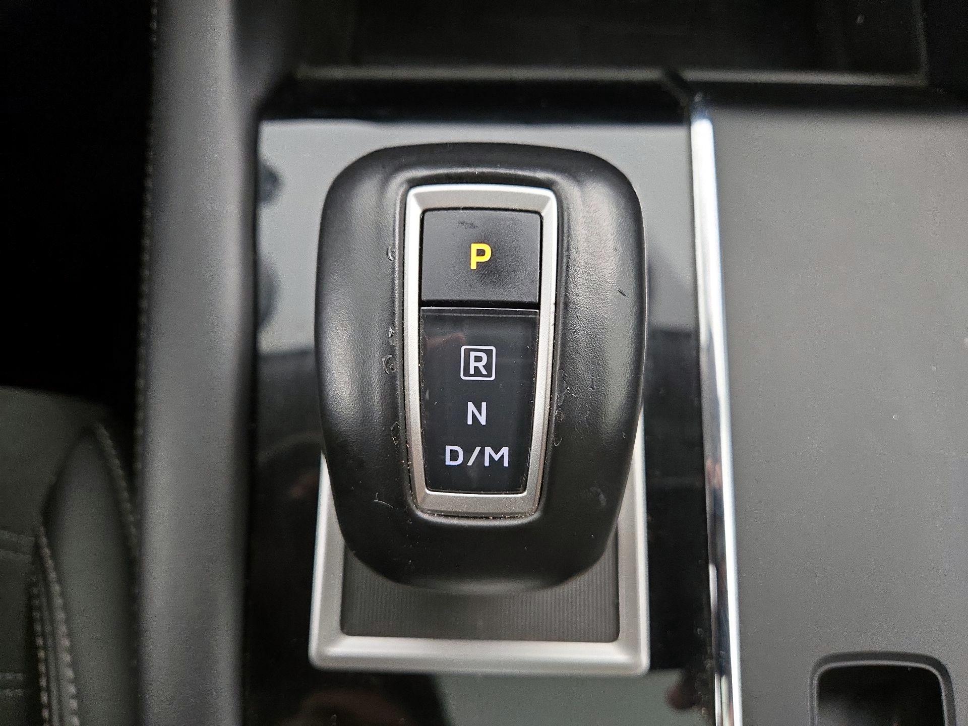 Thumbnail: 2024 Mitsubishi Outlander - 18