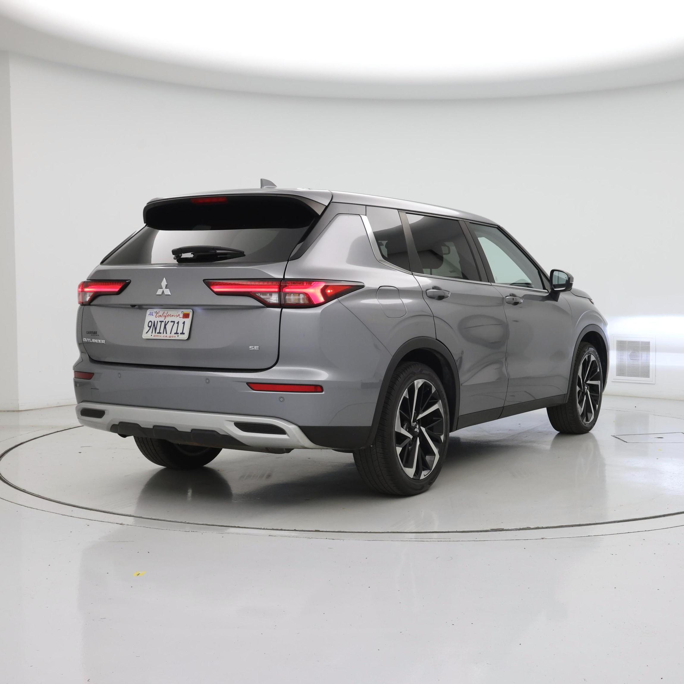 Thumbnail: 2024 Mitsubishi Outlander - 8