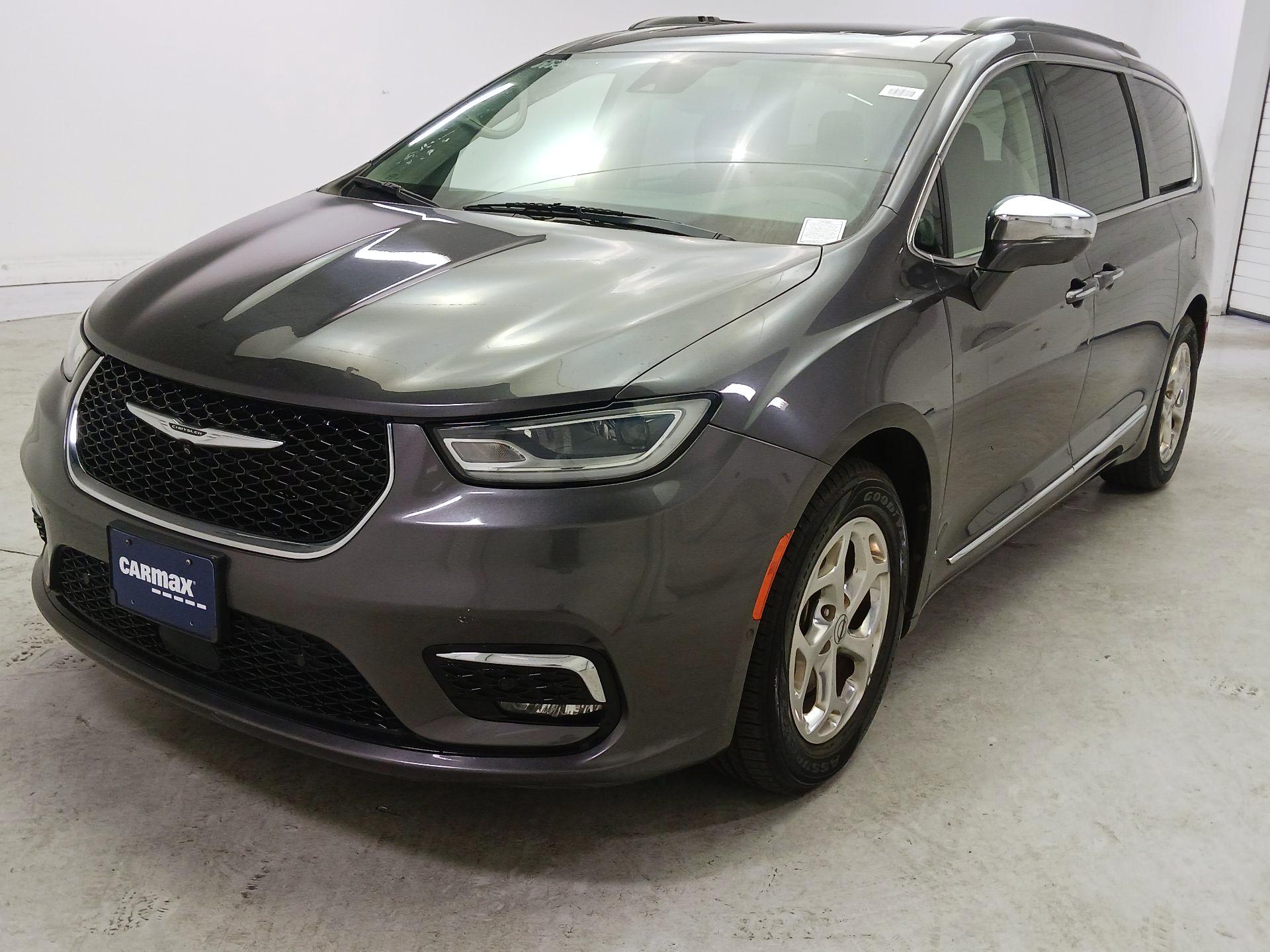 Thumbnail: 2022 Chrysler Pacifica - 3
