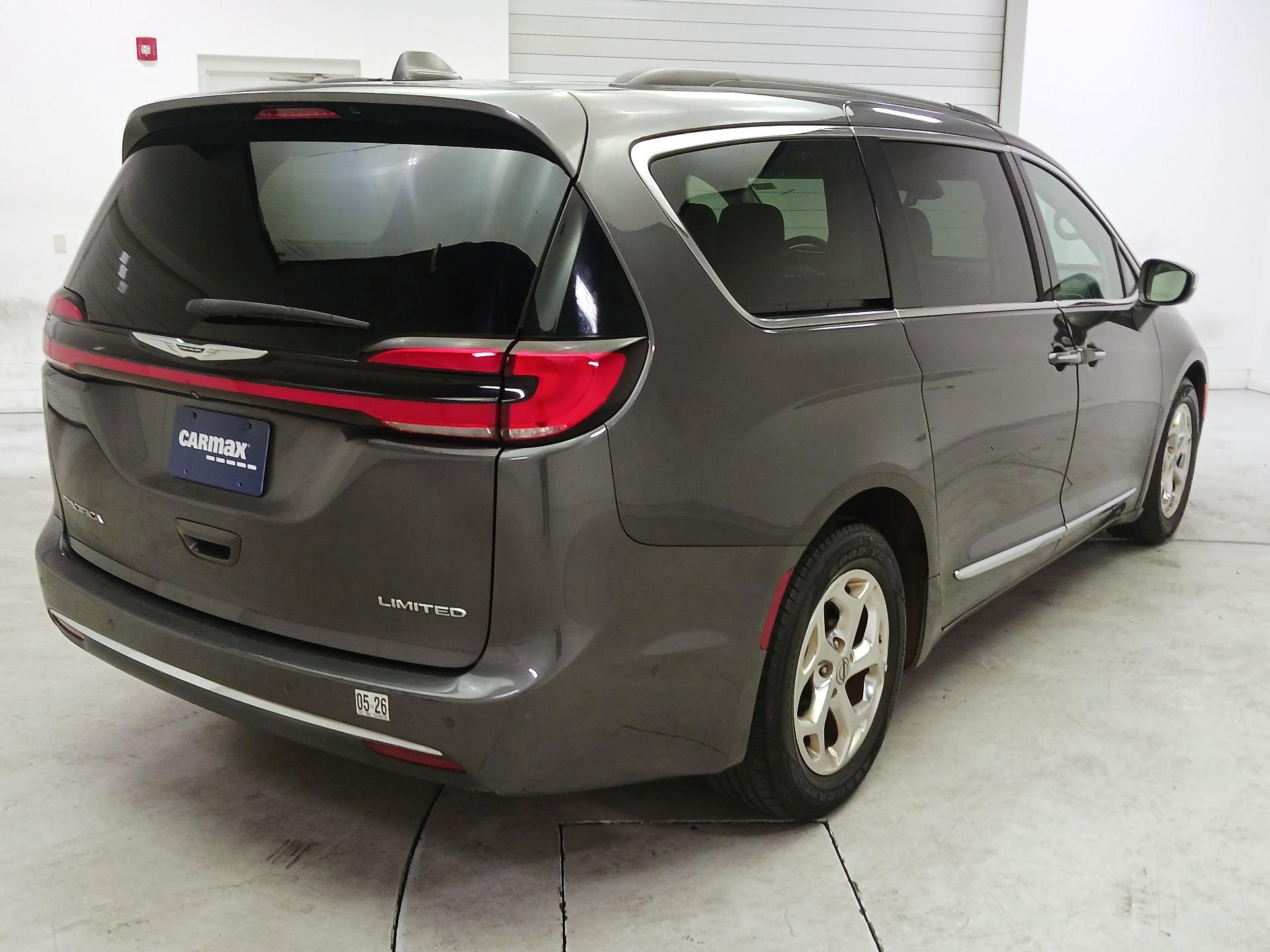 Thumbnail: 2022 Chrysler Pacifica - 5