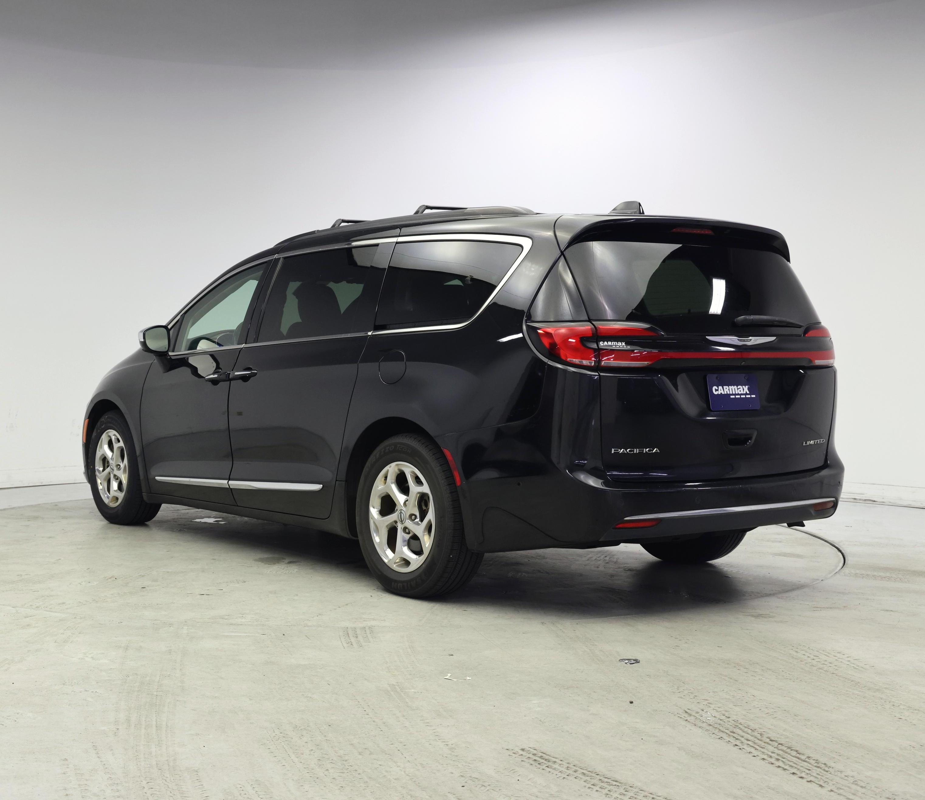 Thumbnail: 2022 Chrysler Pacifica - 2