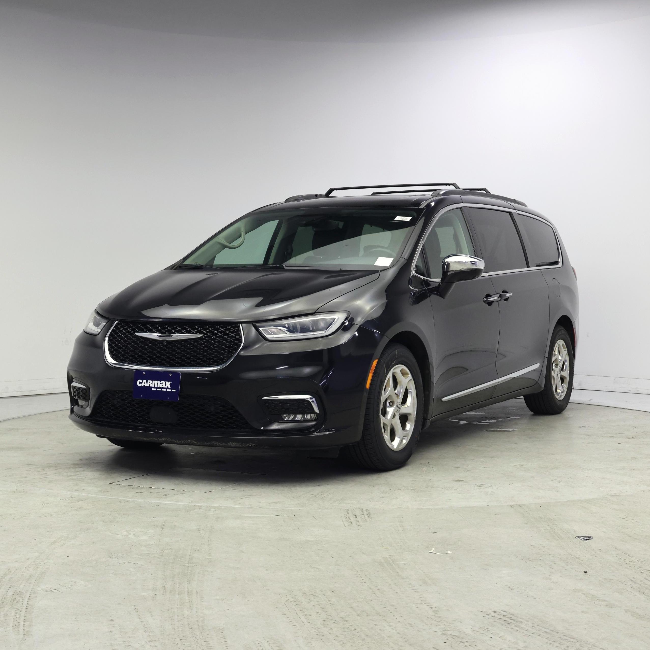 Thumbnail: 2022 Chrysler Pacifica - 4