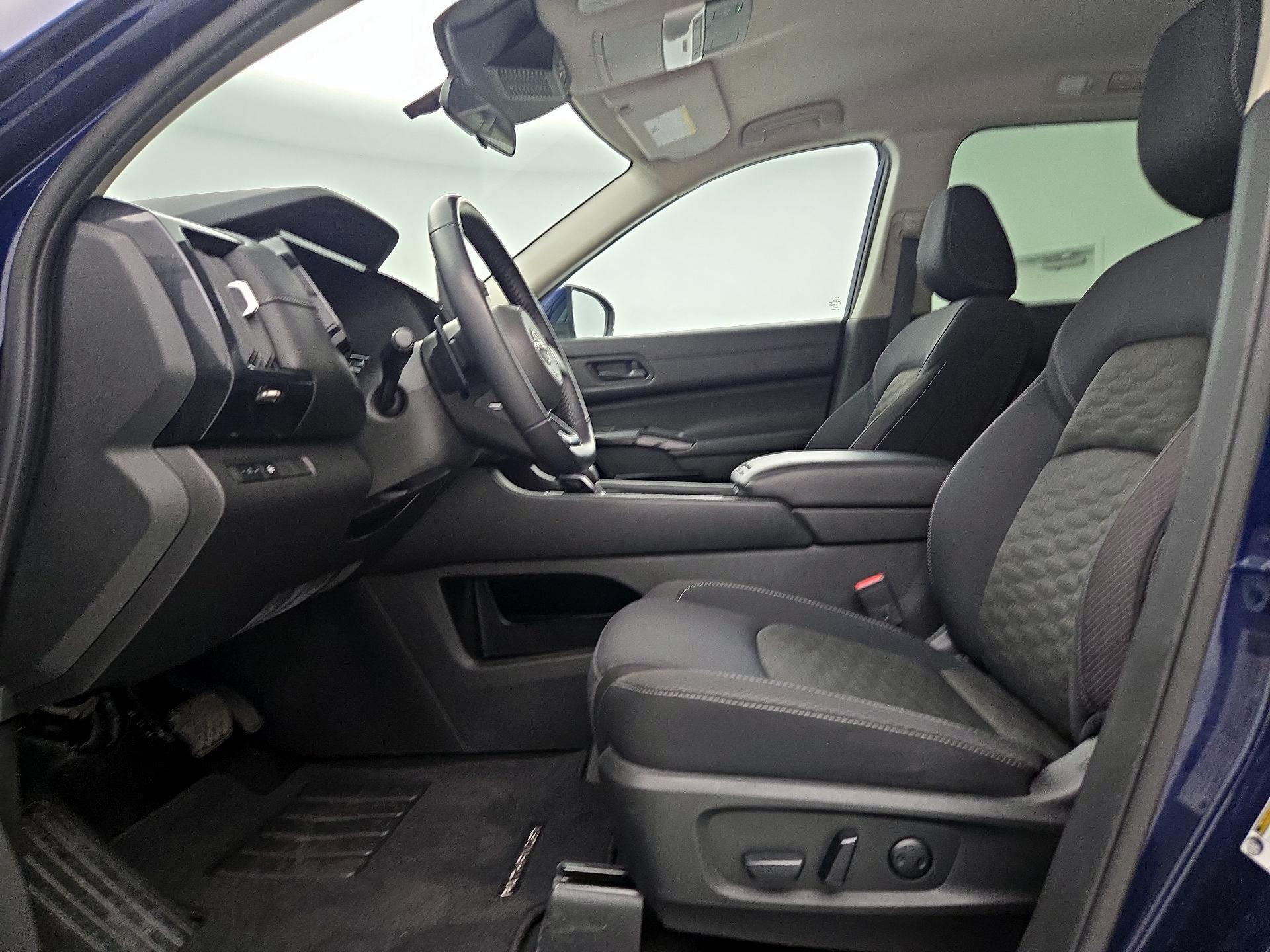 Thumbnail: 2023 Nissan Pathfinder - 11