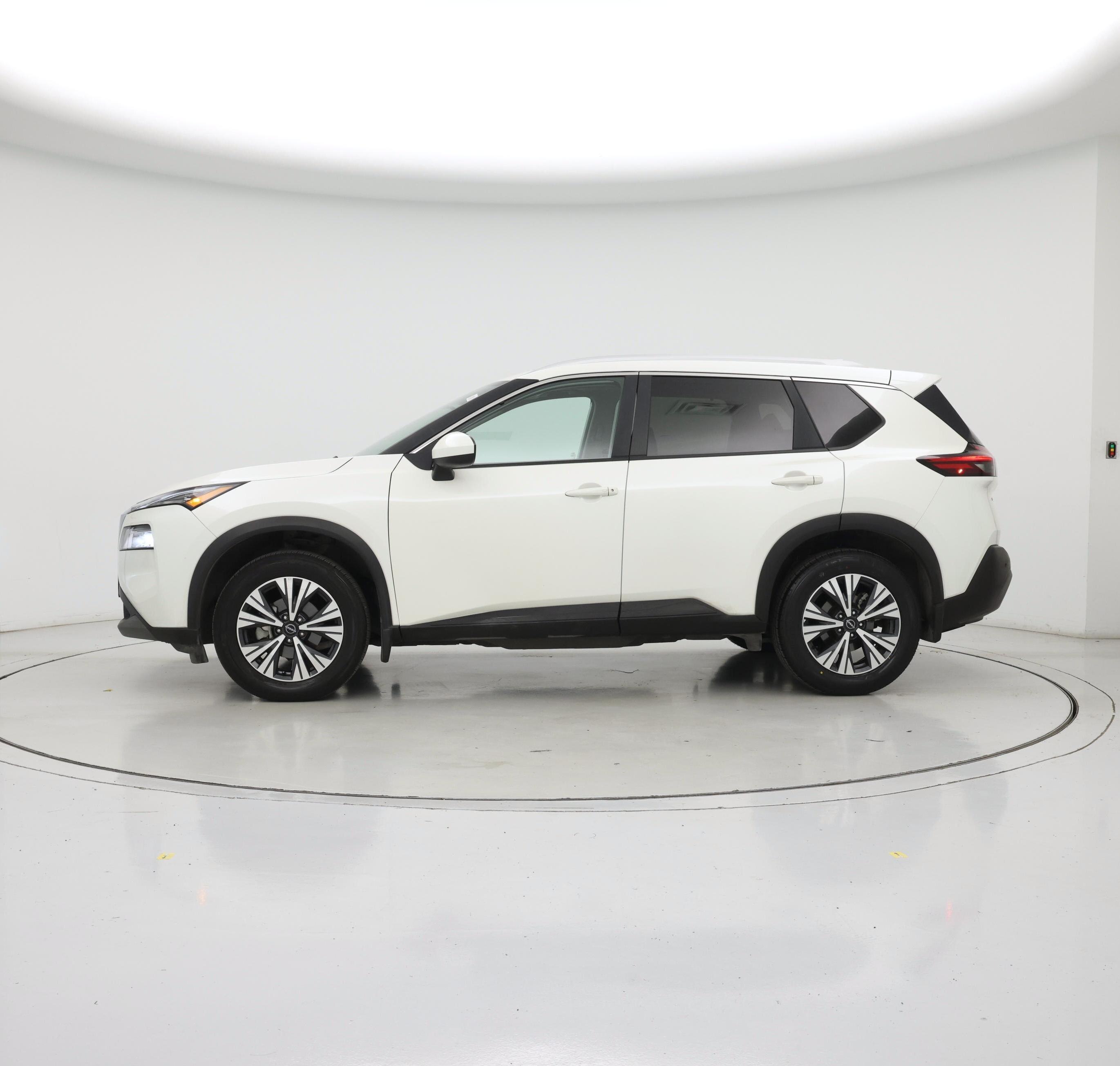 Thumbnail: 2023 Nissan Rogue - 3