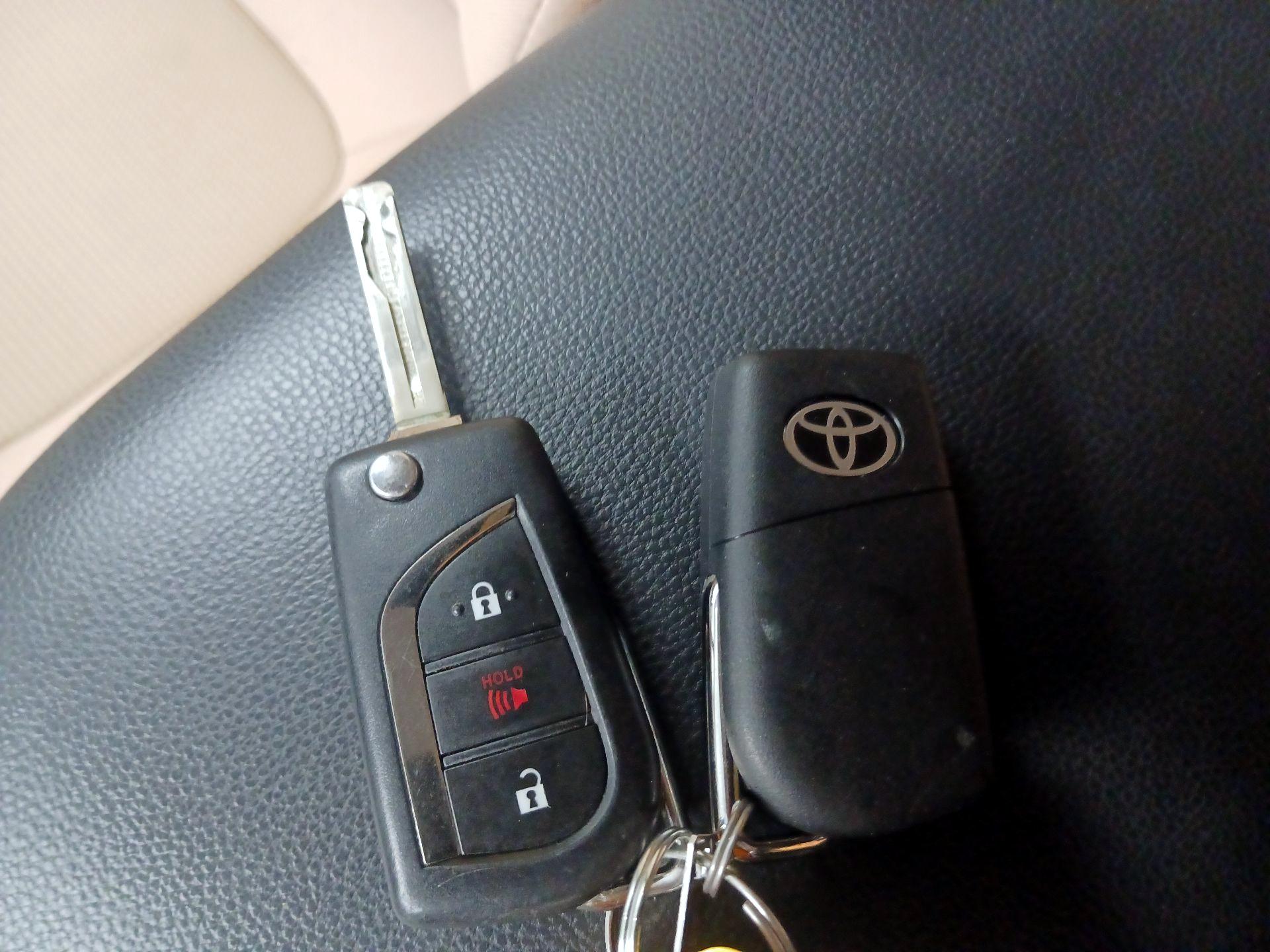 Thumbnail: 2022 Toyota RAV4 - 16