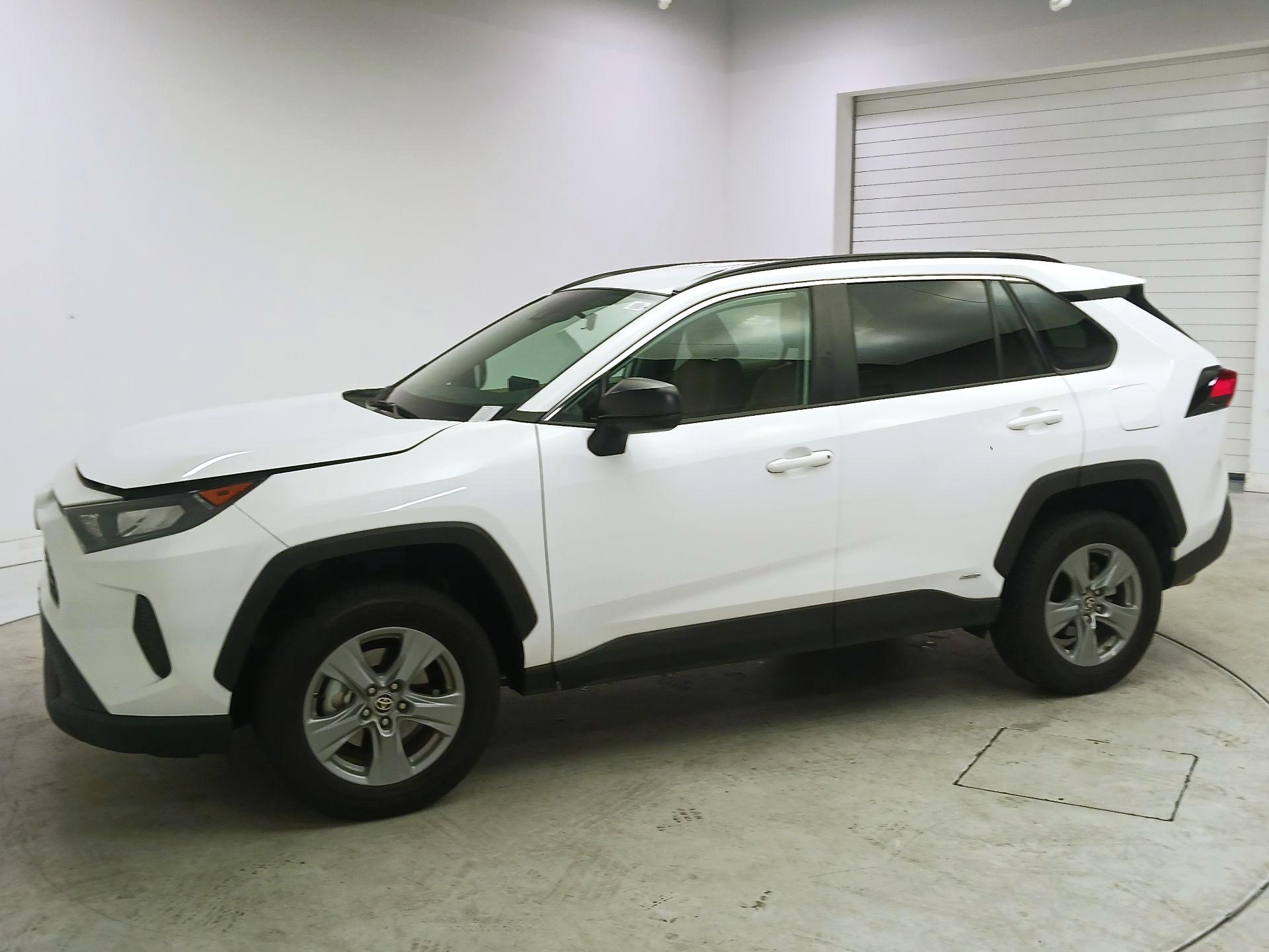 Thumbnail: 2022 Toyota RAV4 - 3