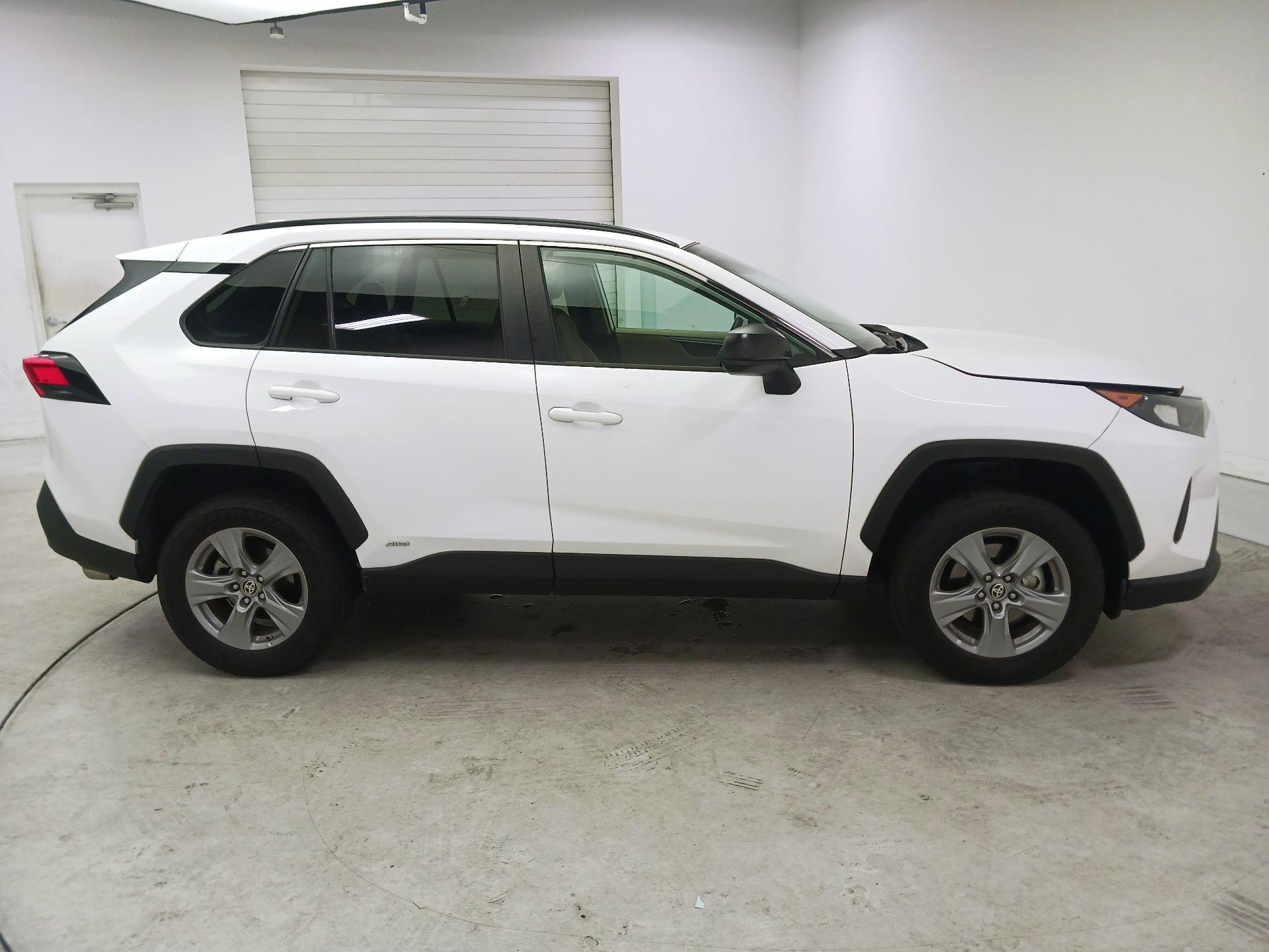 Thumbnail: 2022 Toyota RAV4 - 4