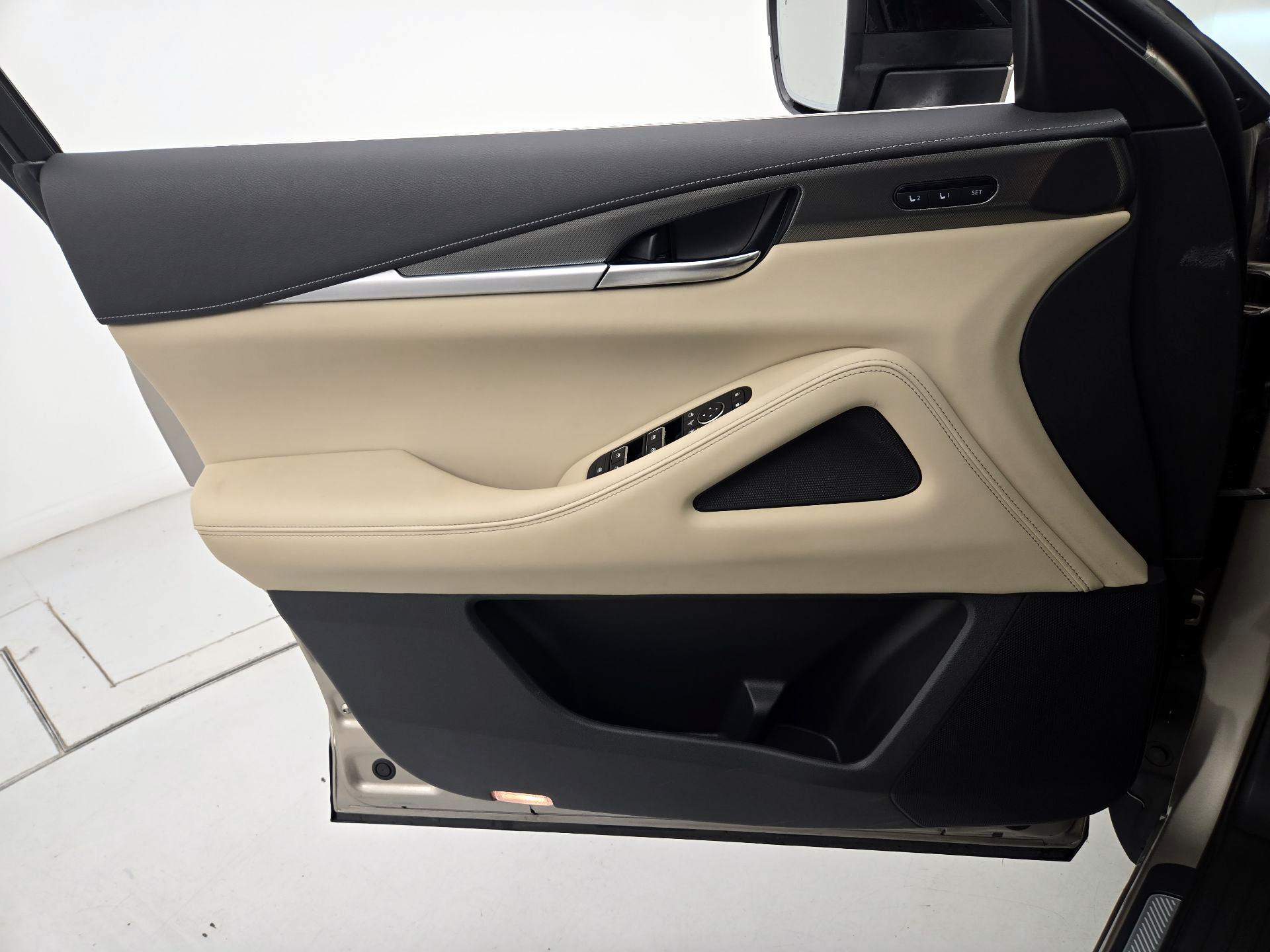 Thumbnail: 2023 INFINITI QX60 - 12
