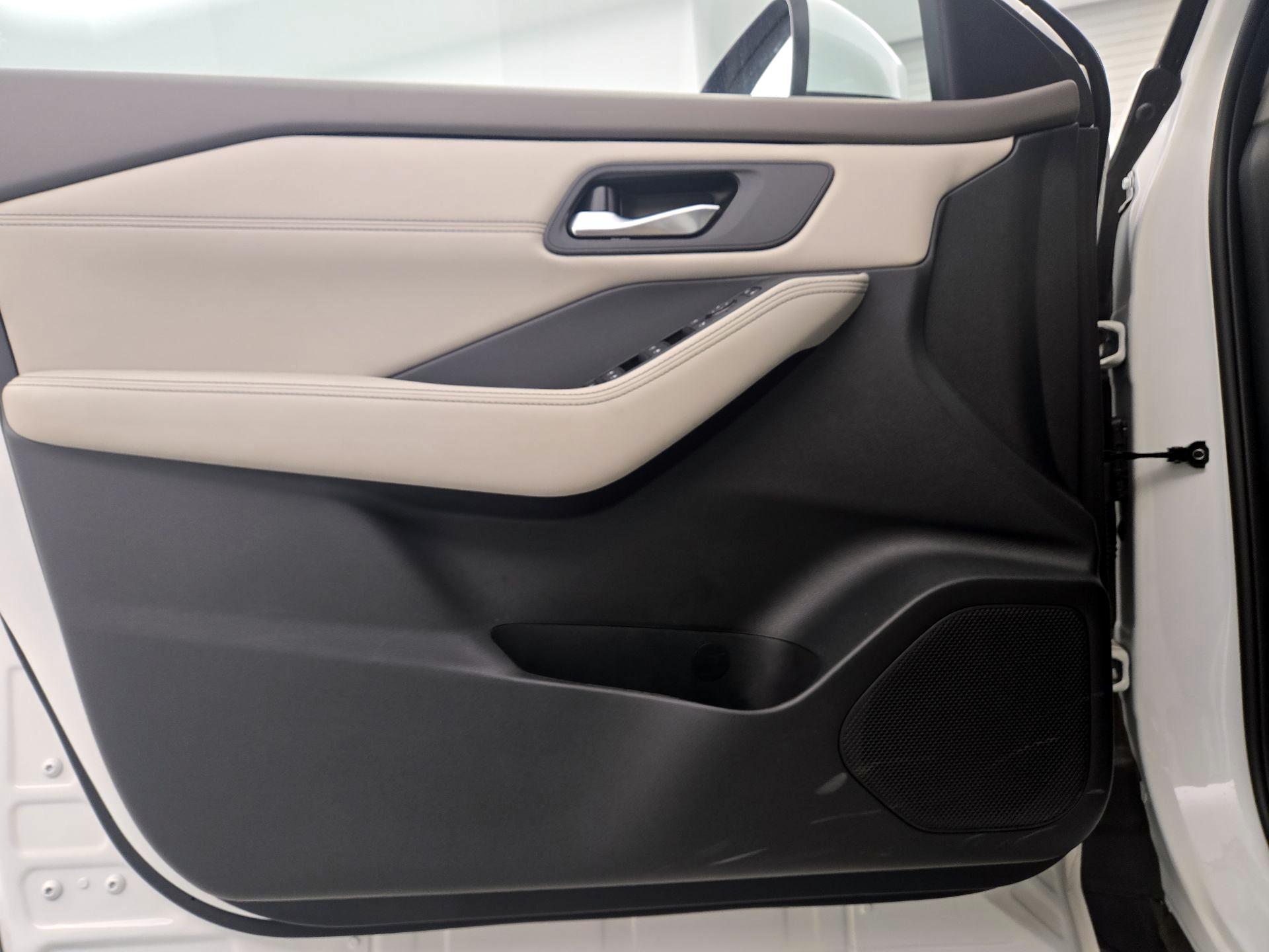Thumbnail: 2024 Nissan Rogue - 10