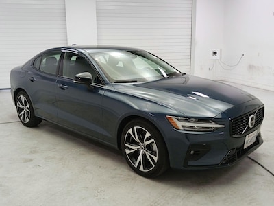 2024 Volvo S60 B5 Core Dark Theme