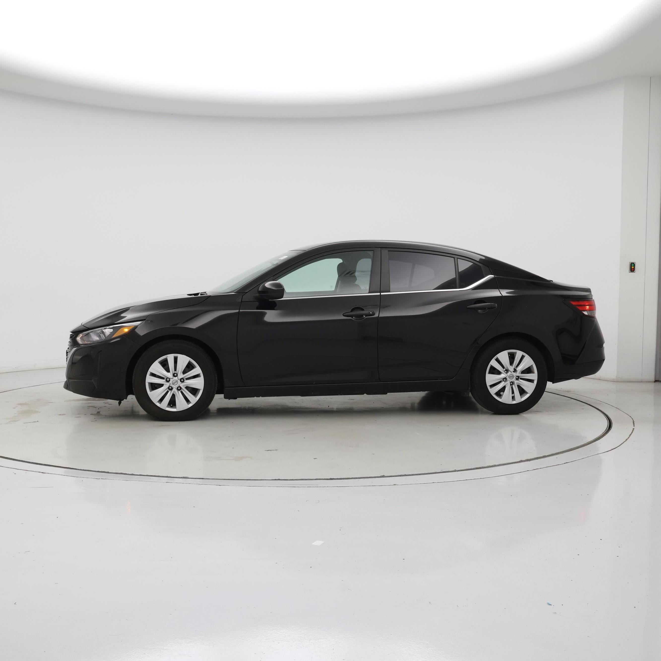 Thumbnail: 2025 Nissan Sentra - 3