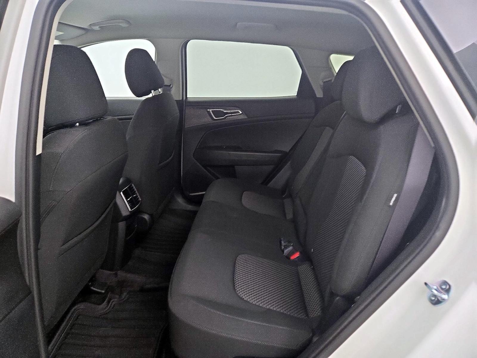 2025 Kia Sportage LX Hybrid - Photo 20
