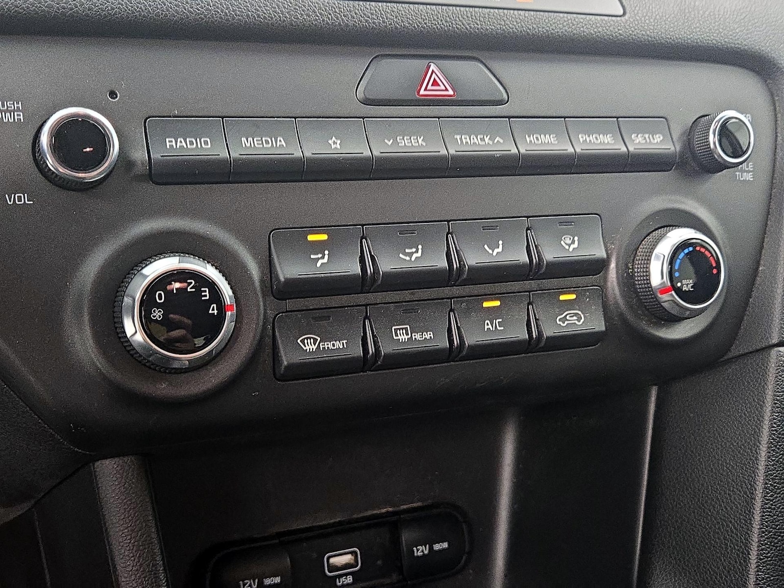 2022 Kia Sportage LX - Photo 17