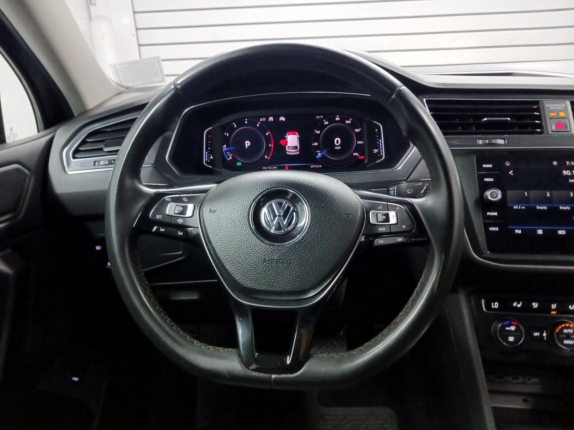 Thumbnail: 2020 Volkswagen Tiguan - 10