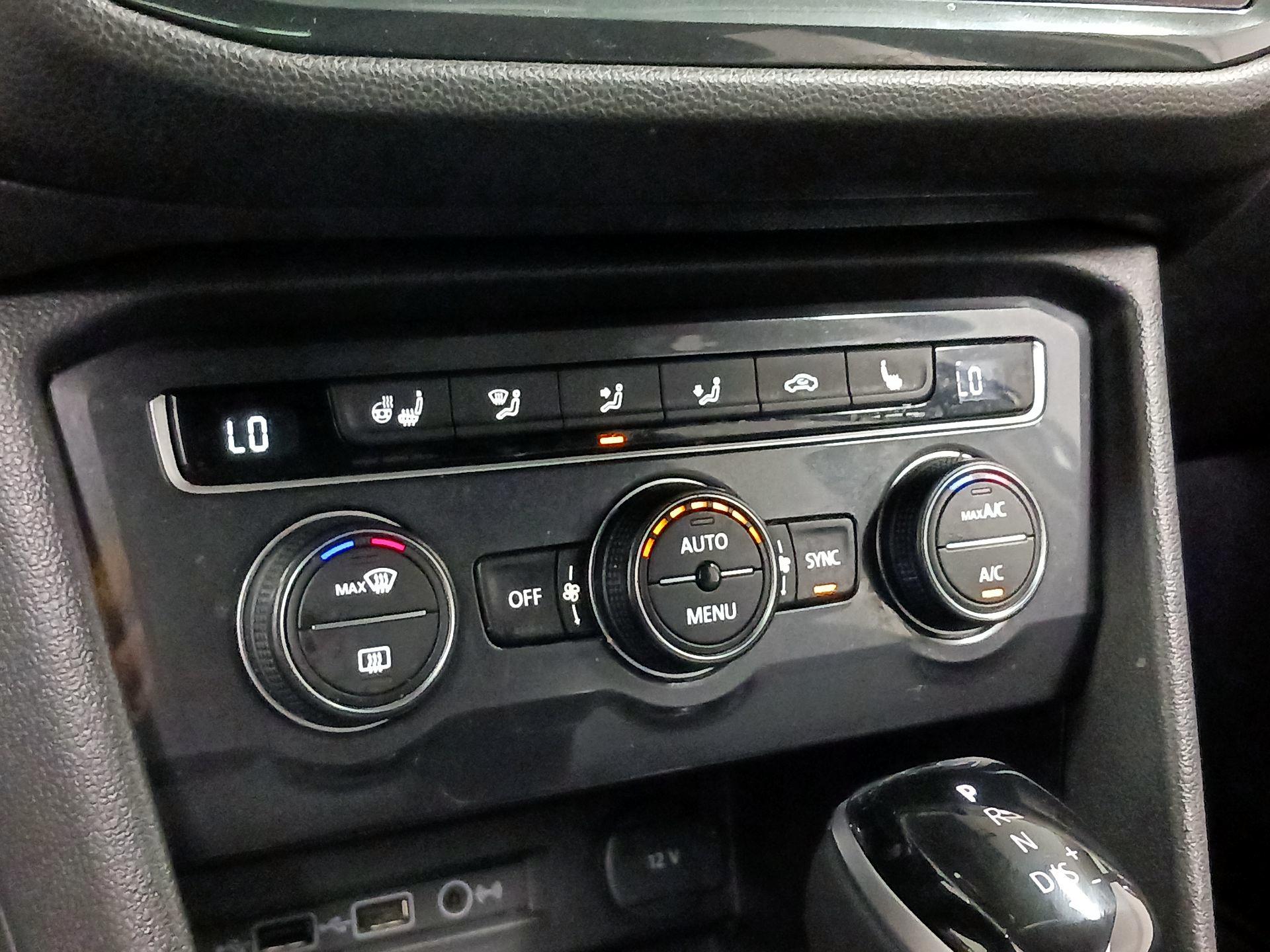 Thumbnail: 2020 Volkswagen Tiguan - 16