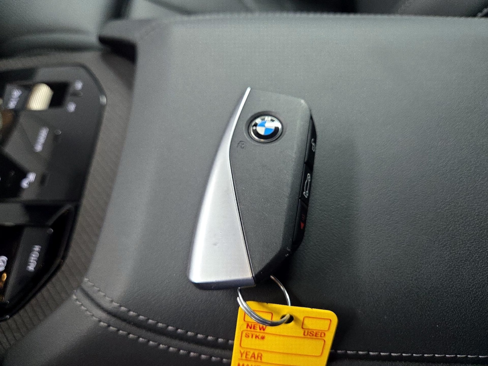 2025 BMW X3 30 - Photo 21