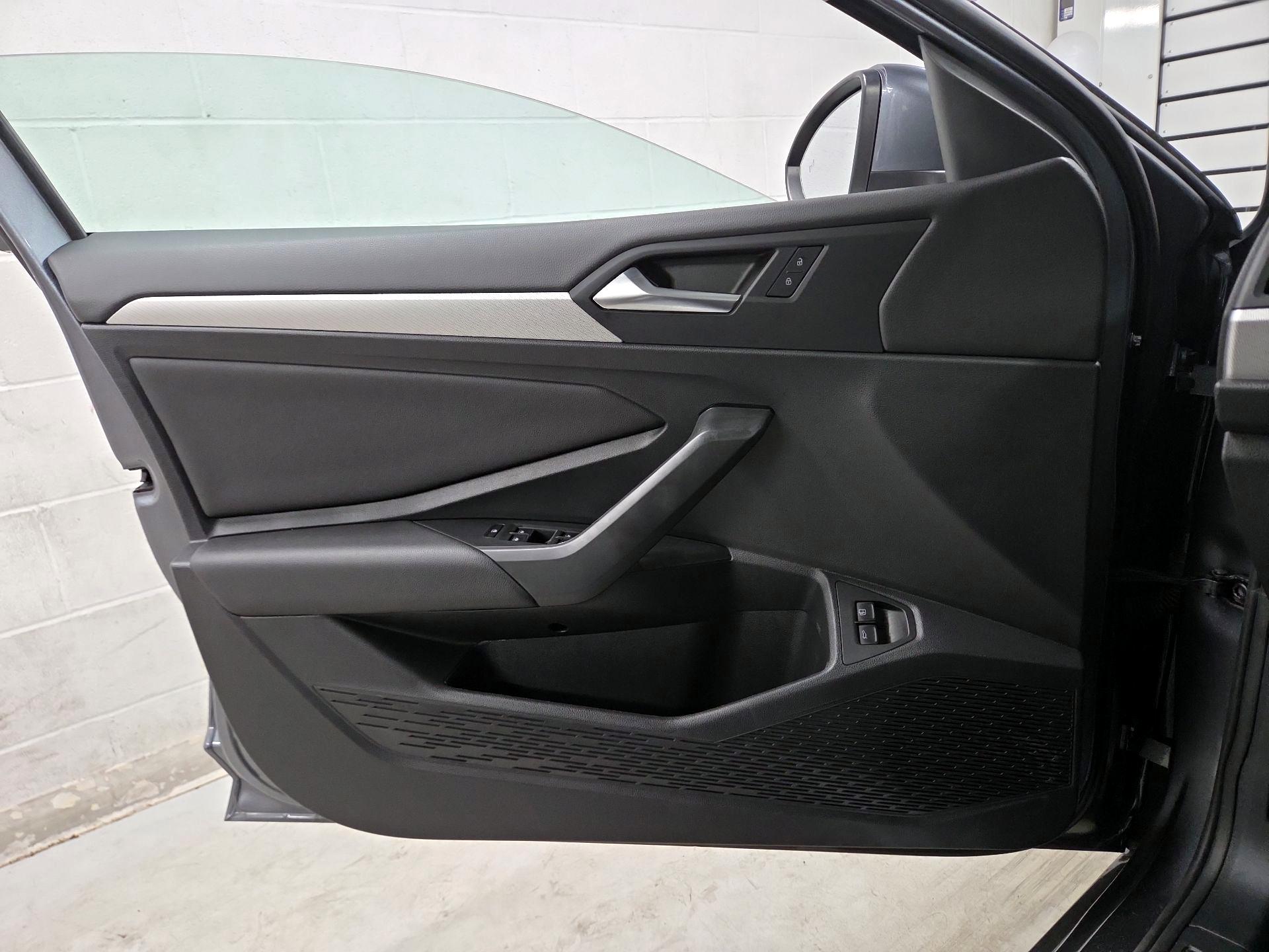 Thumbnail: 2021 Volkswagen Jetta - 12