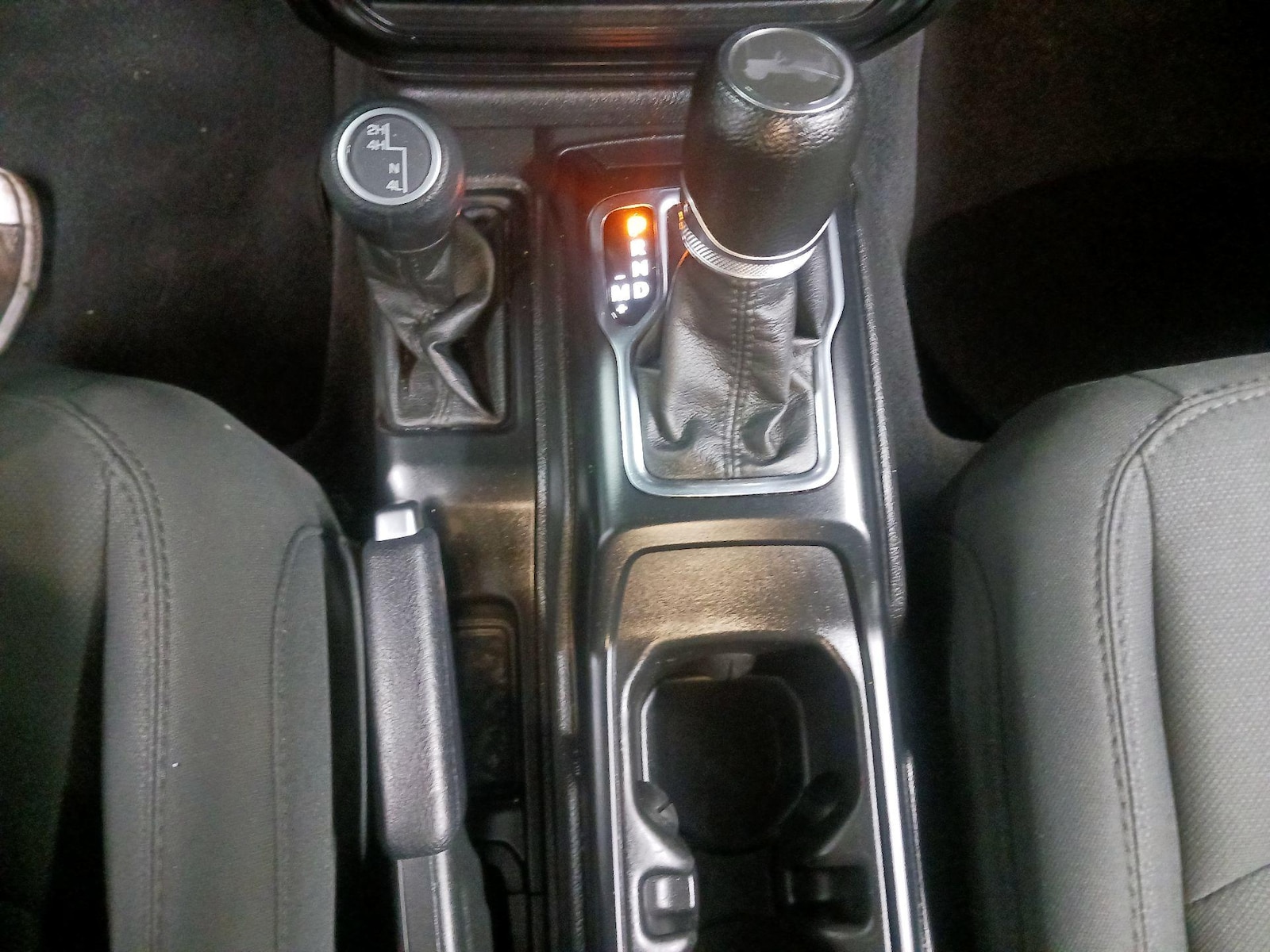 2023 Jeep Wrangler 4-Door Sport - Photo 18