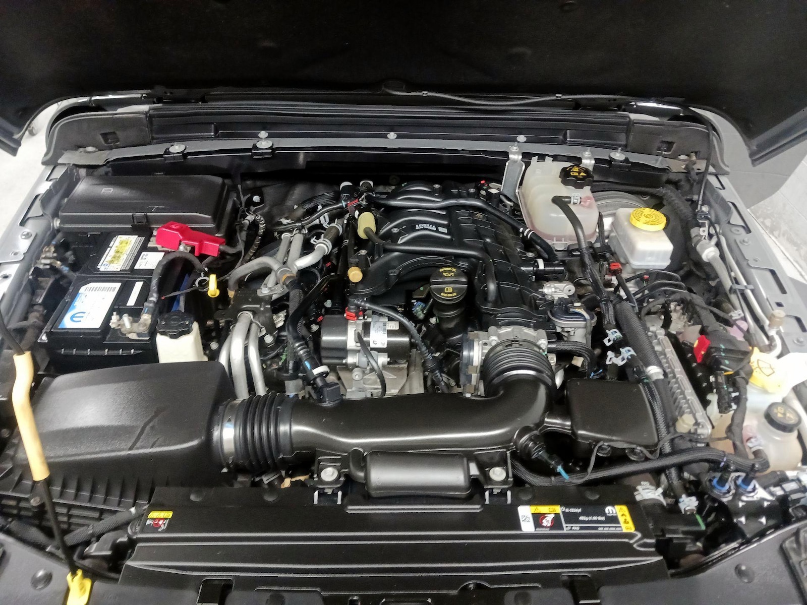 2023 Jeep Wrangler 4-Door Sport - Photo 22