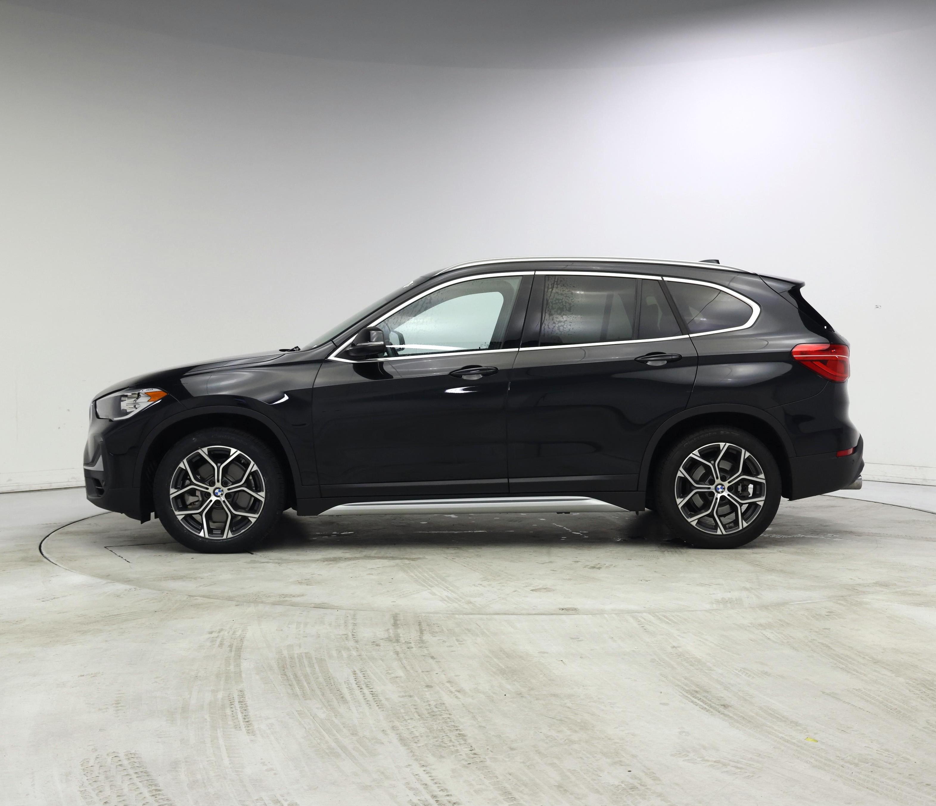 Thumbnail: 2021 BMW X1 - 3