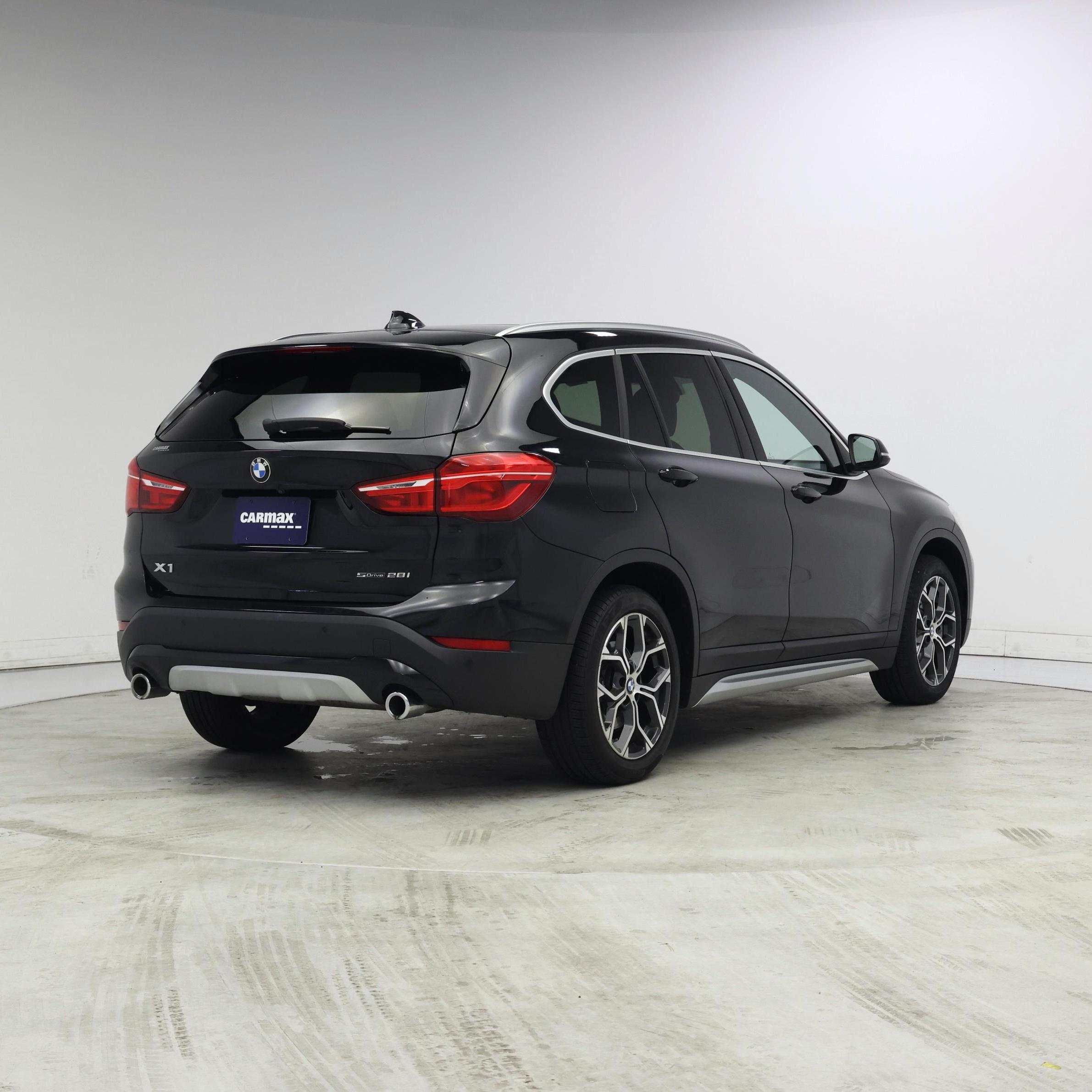 Thumbnail: 2021 BMW X1 - 8