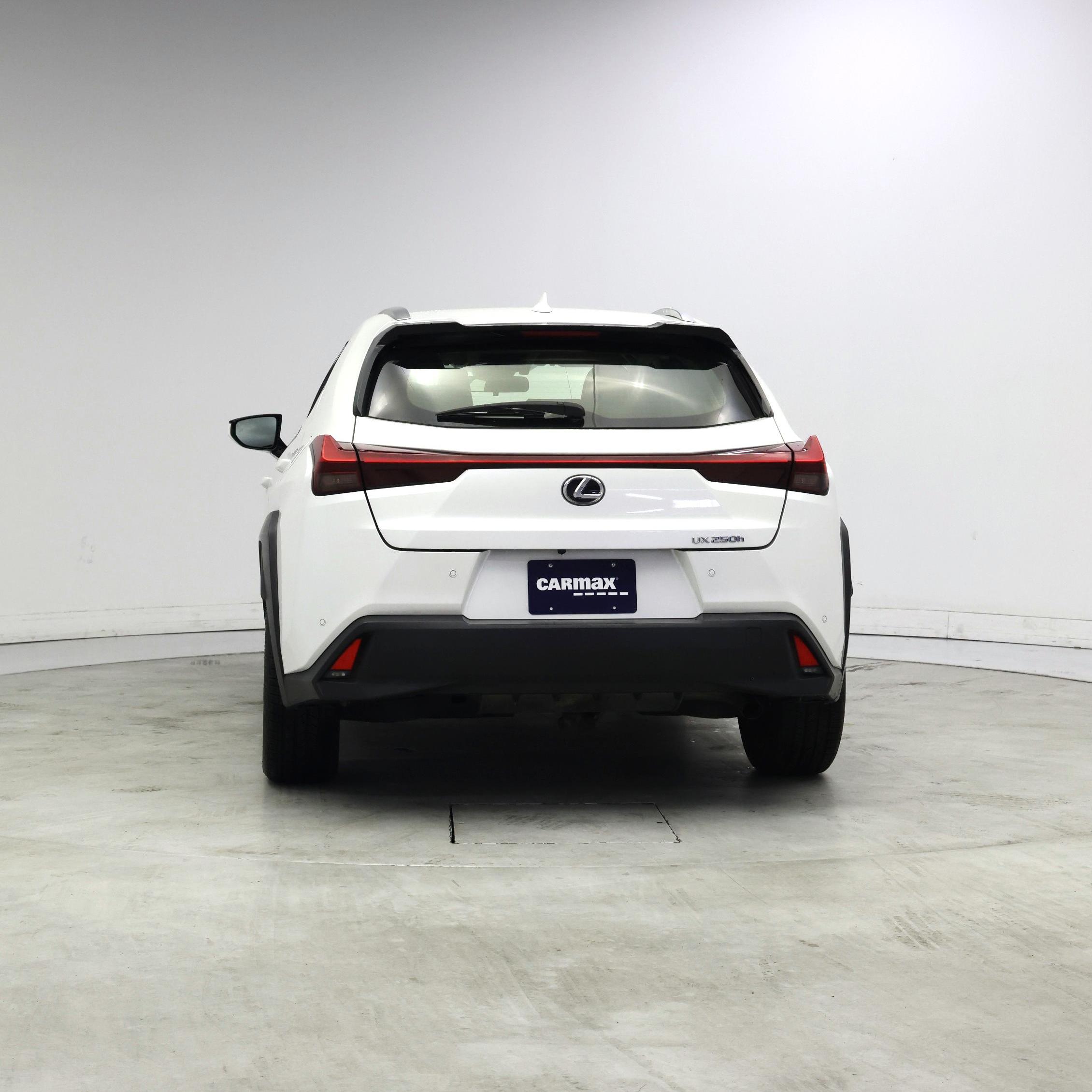 Thumbnail: 2021 Lexus UX - 6