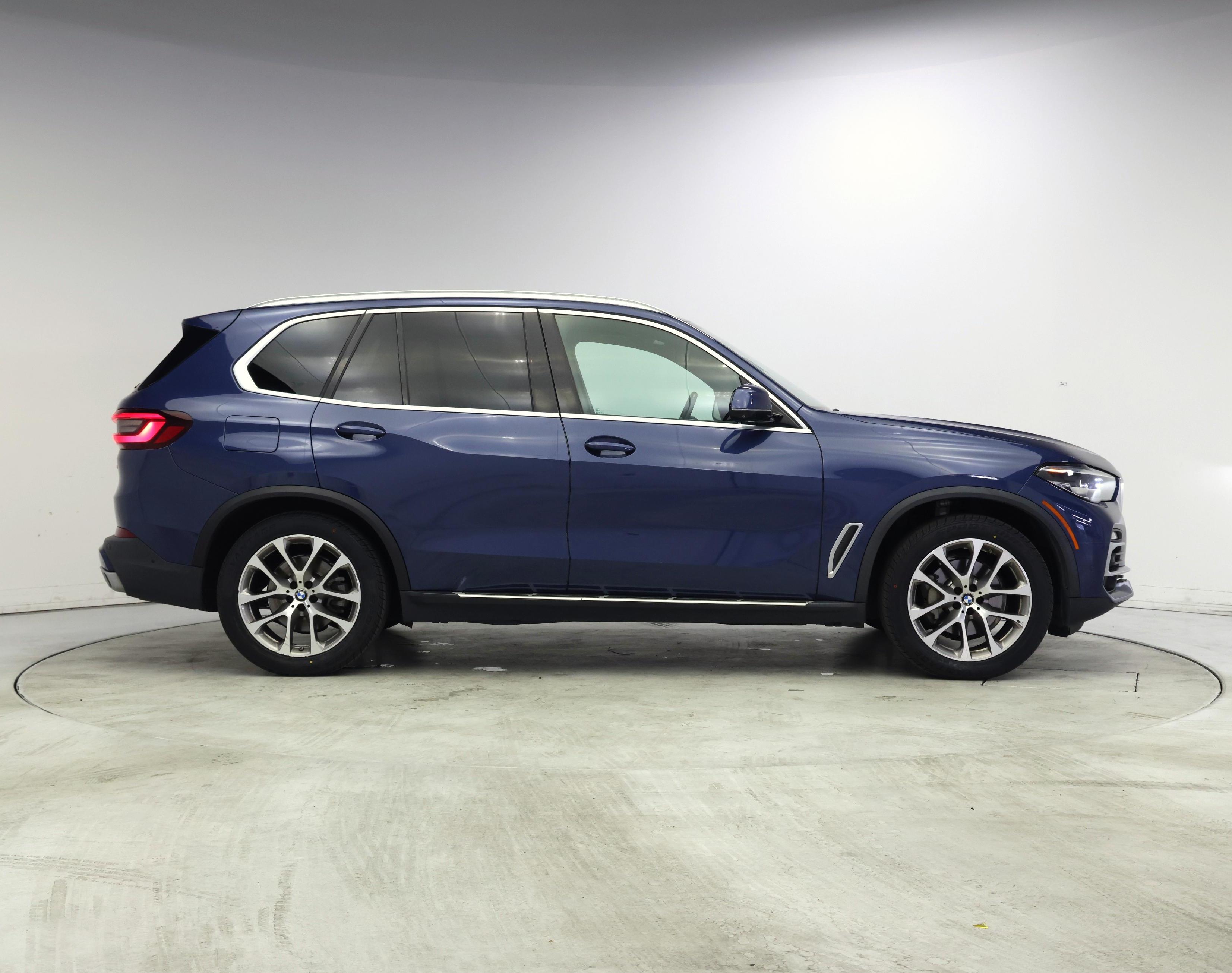 Thumbnail: 2021 BMW X5 - 7
