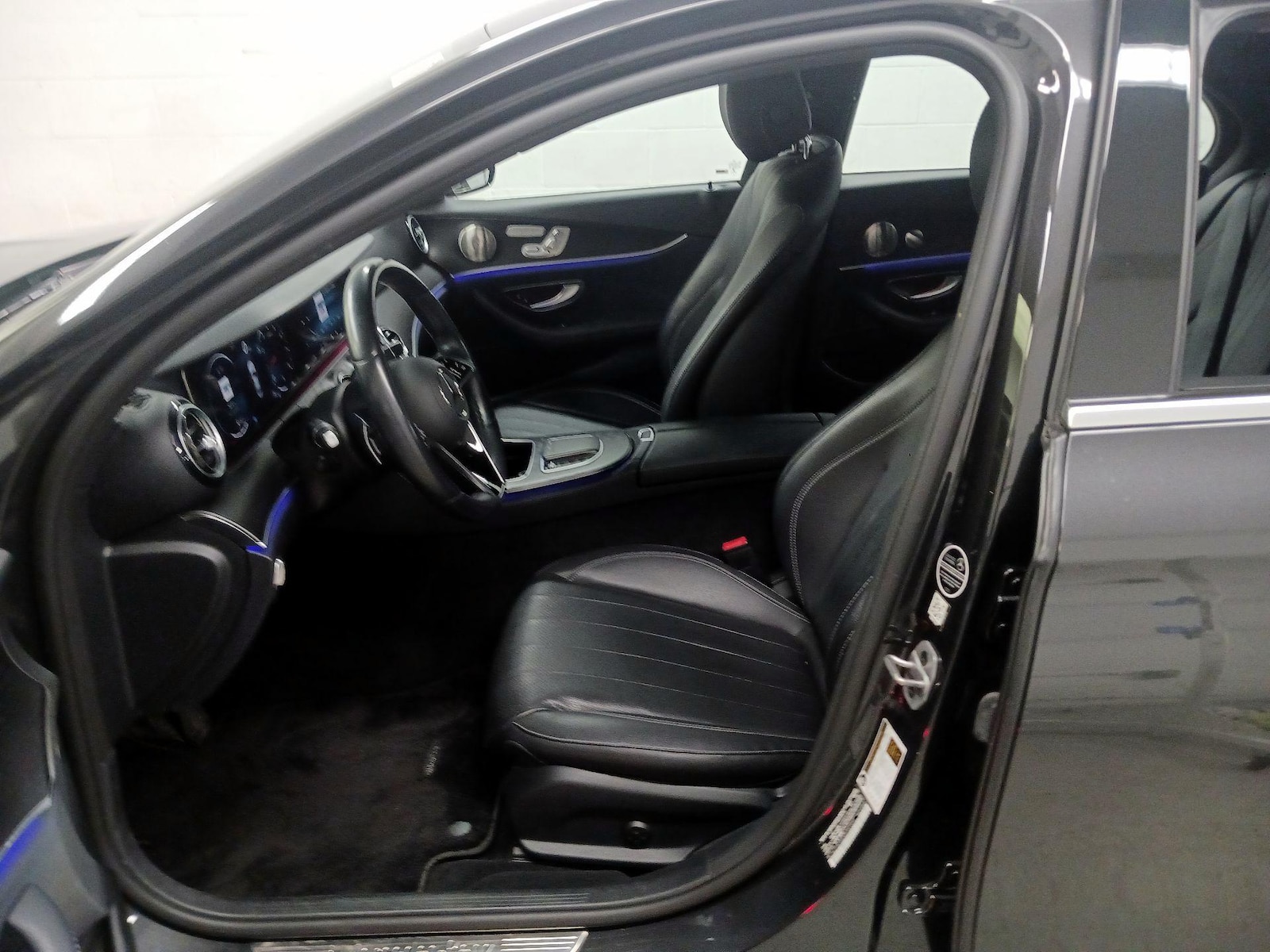 2022 Mercedes-Benz E-Class E350 - Photo 12