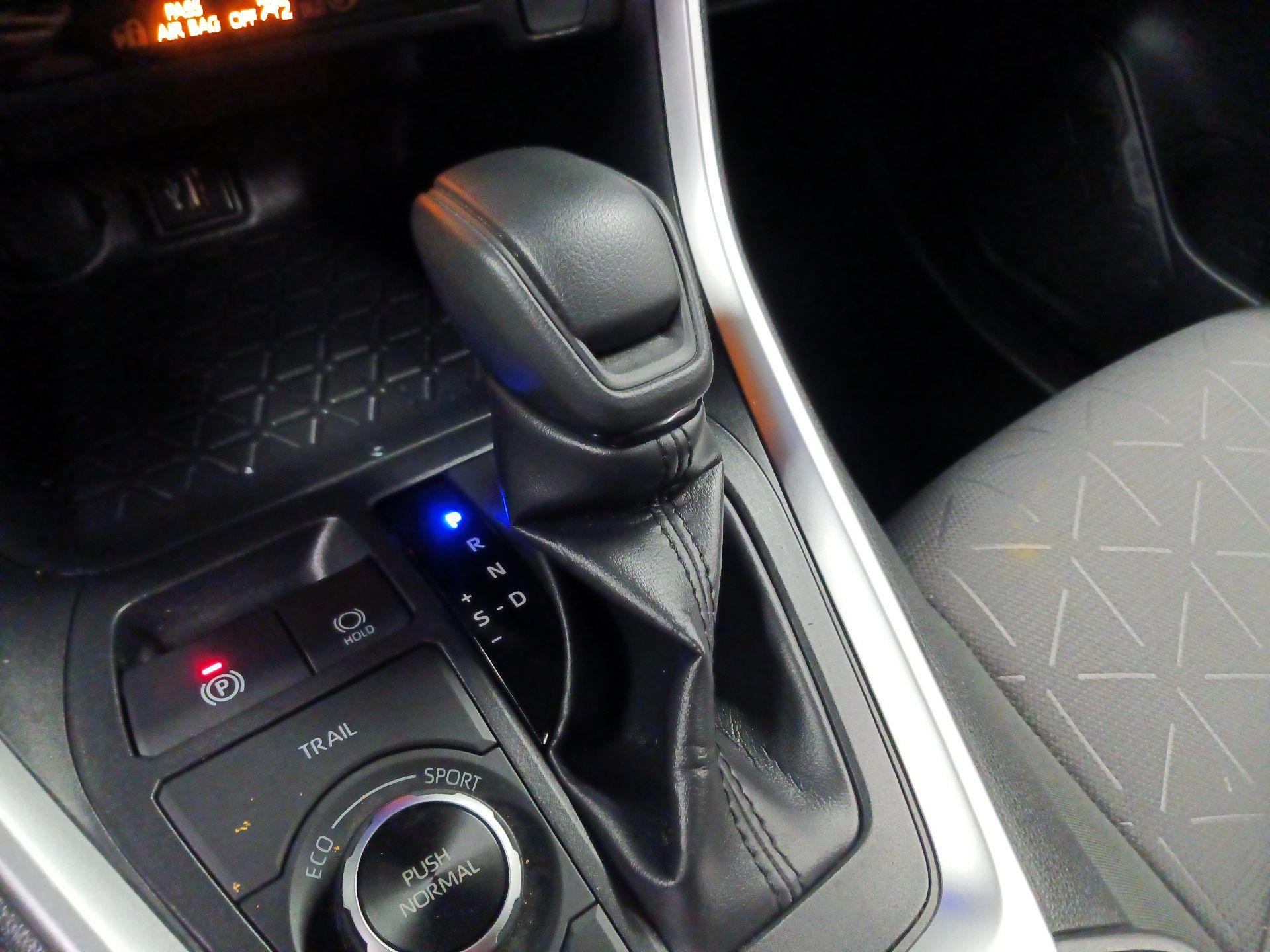 Thumbnail: 2023 Toyota RAV4 - 16