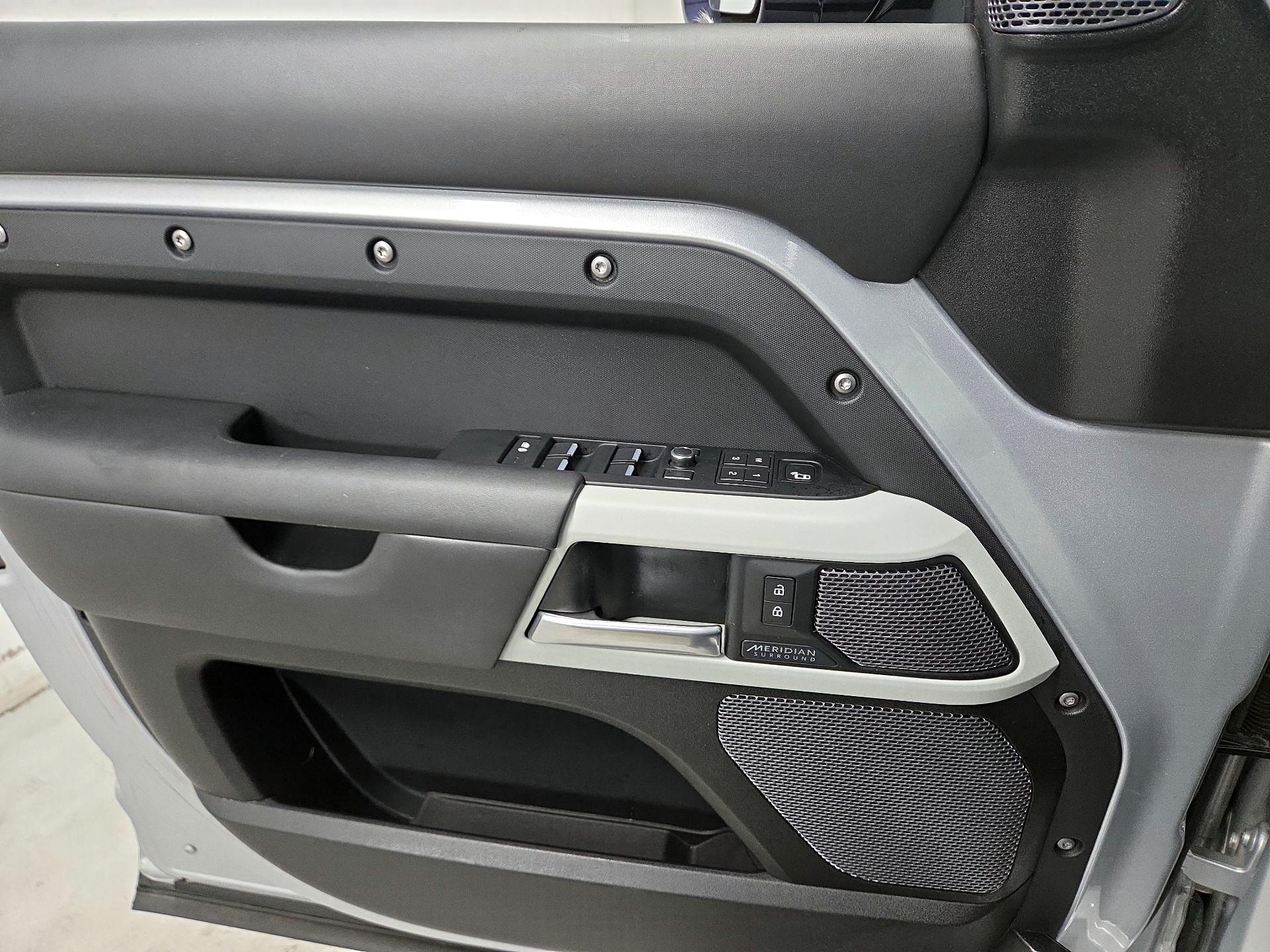 Thumbnail: 2020 Land Rover Defender - 12