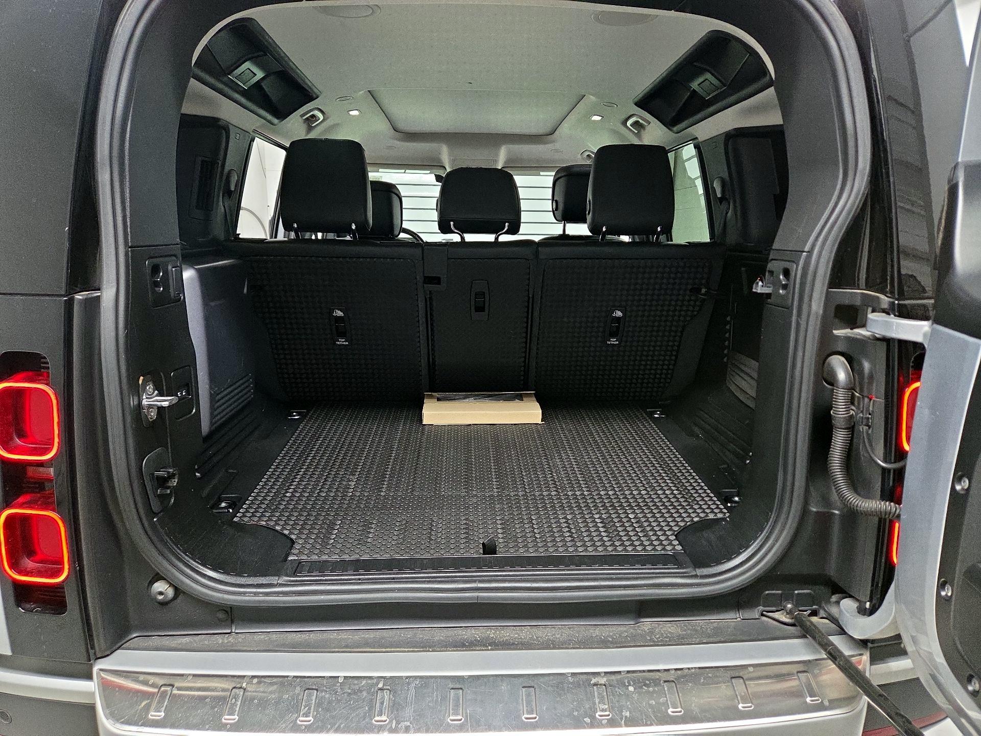 Thumbnail: 2020 Land Rover Defender - 16