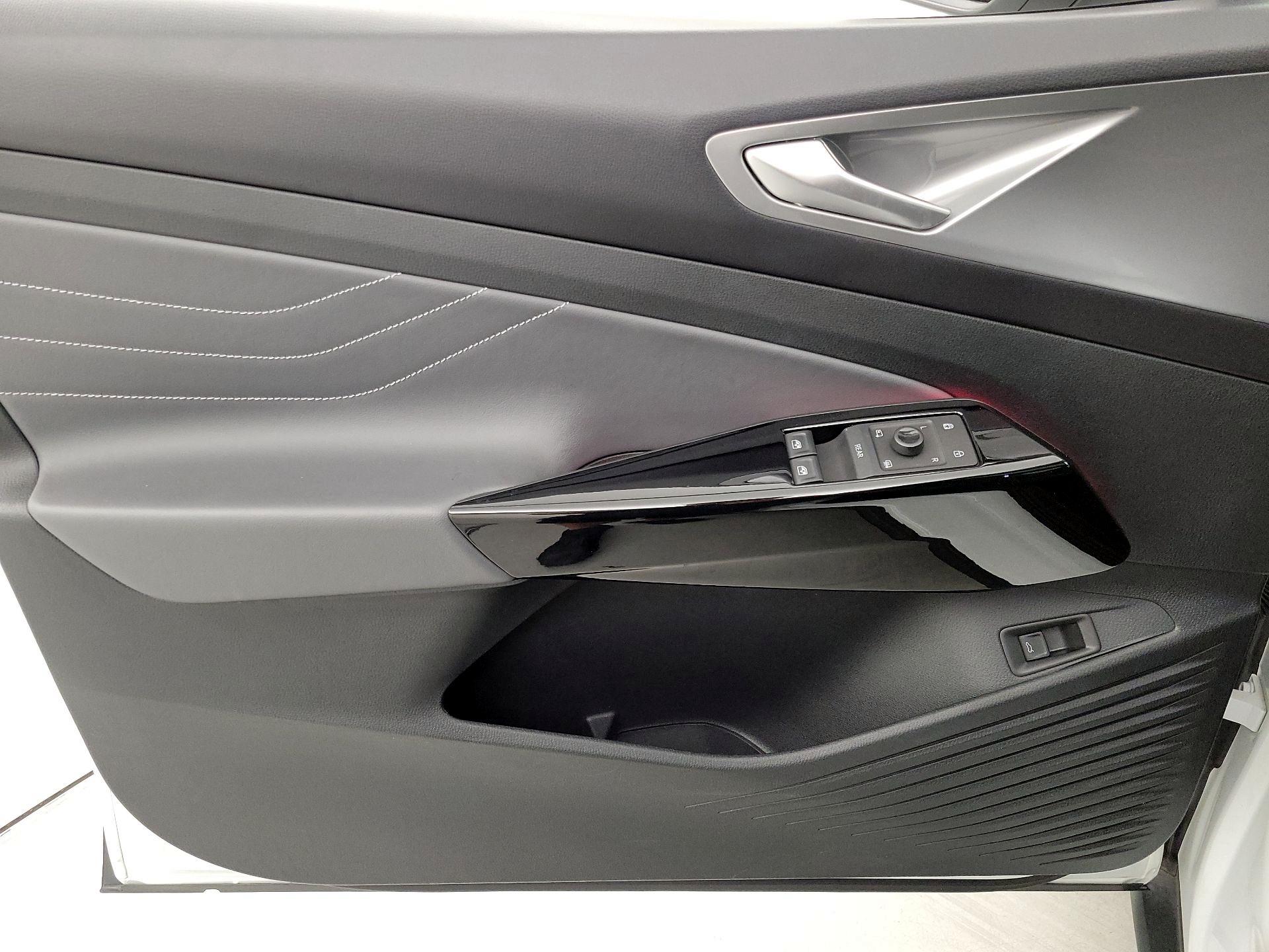 Thumbnail: 2023 Volkswagen ID.4 - 12