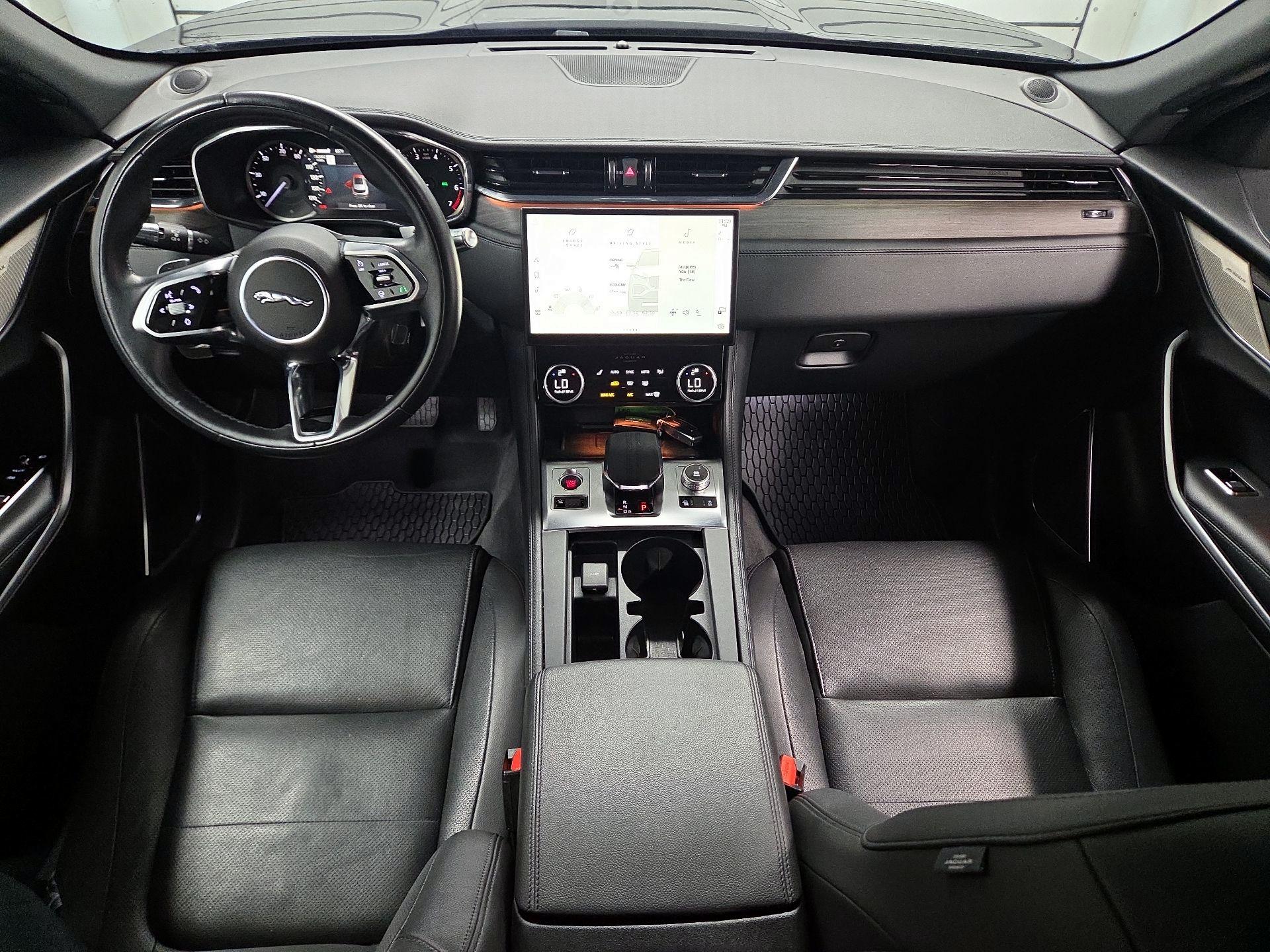 Thumbnail: 2022 Jaguar F-Pace - 9