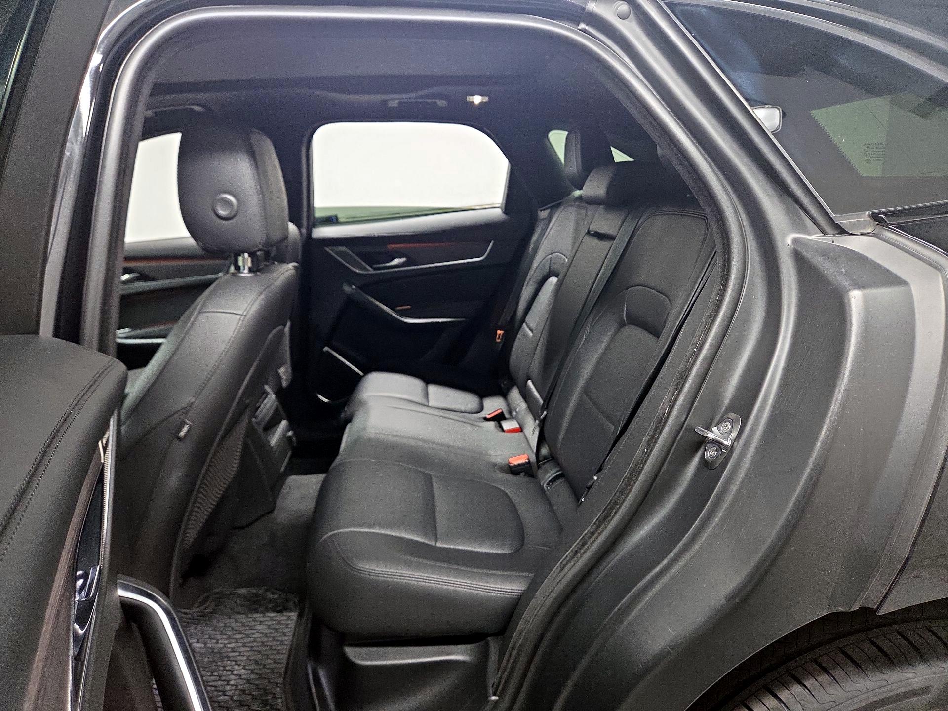 Thumbnail: 2022 Jaguar F-Pace - 16