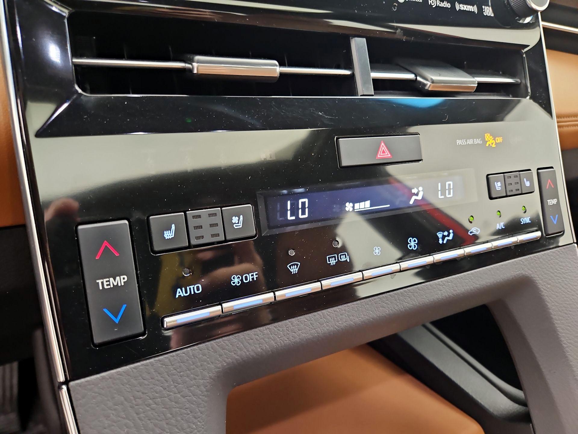 Thumbnail: 2021 Toyota Avalon - 17