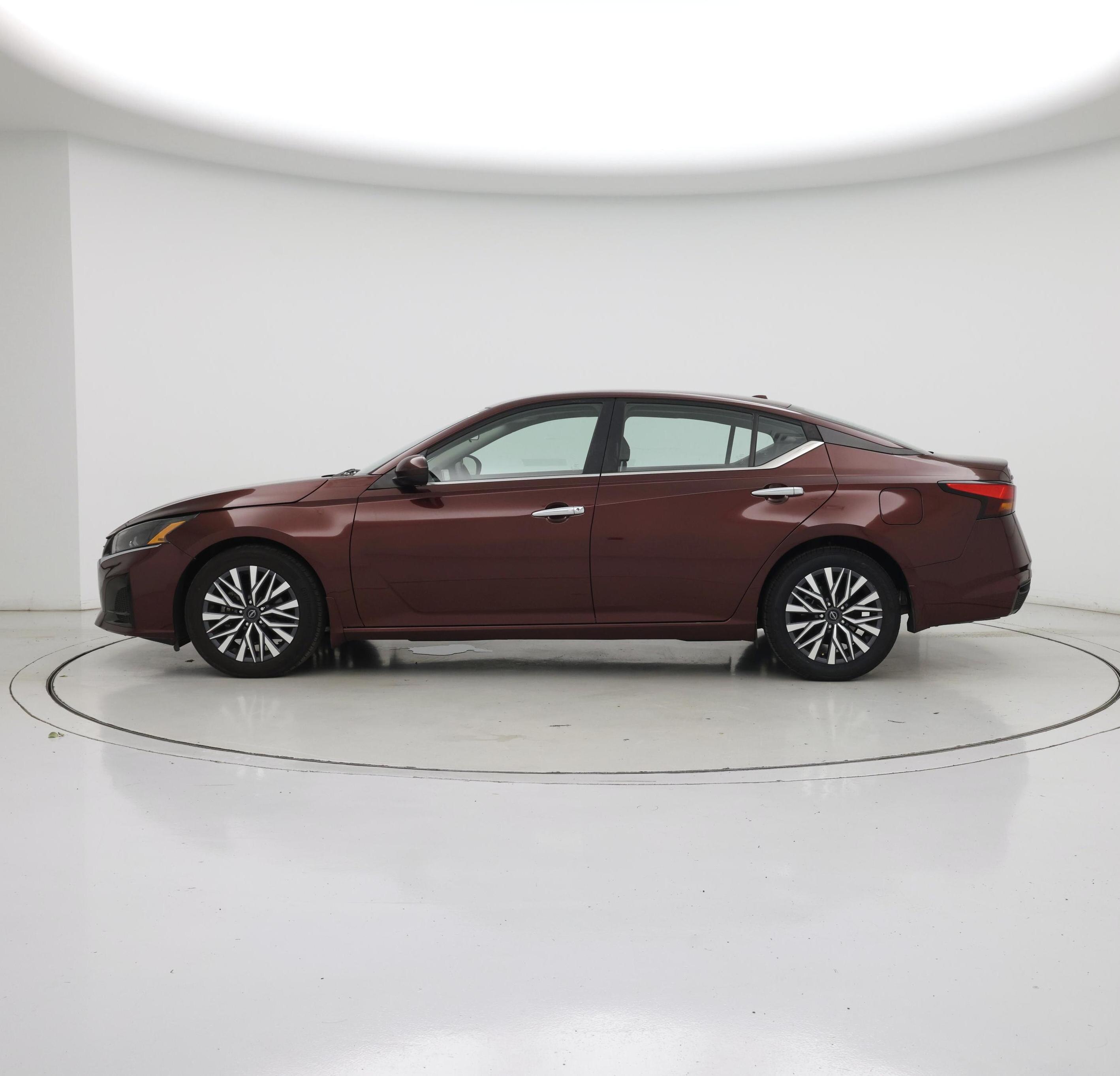 Thumbnail: 2023 Nissan Altima - 3