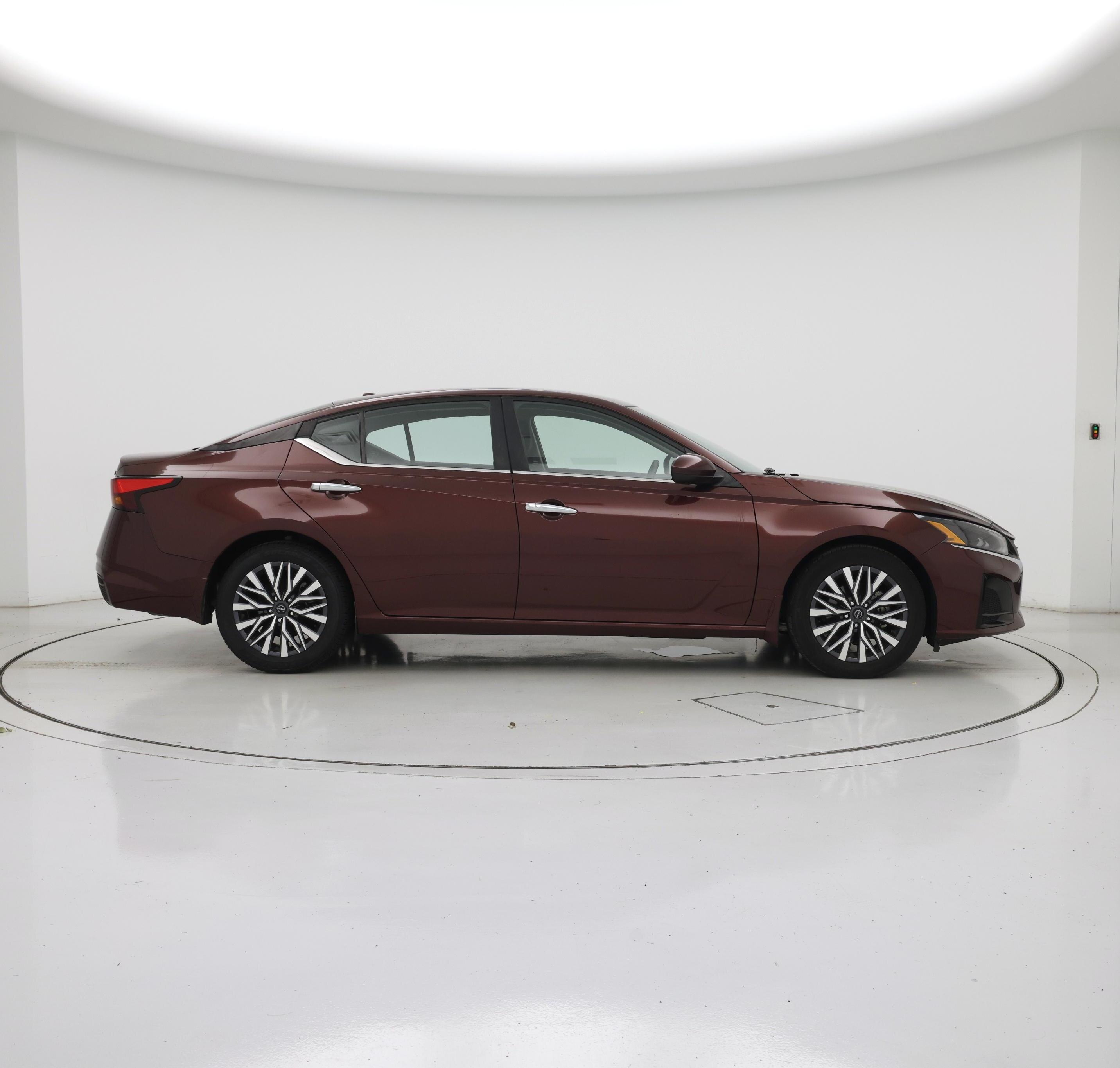 Thumbnail: 2023 Nissan Altima - 7