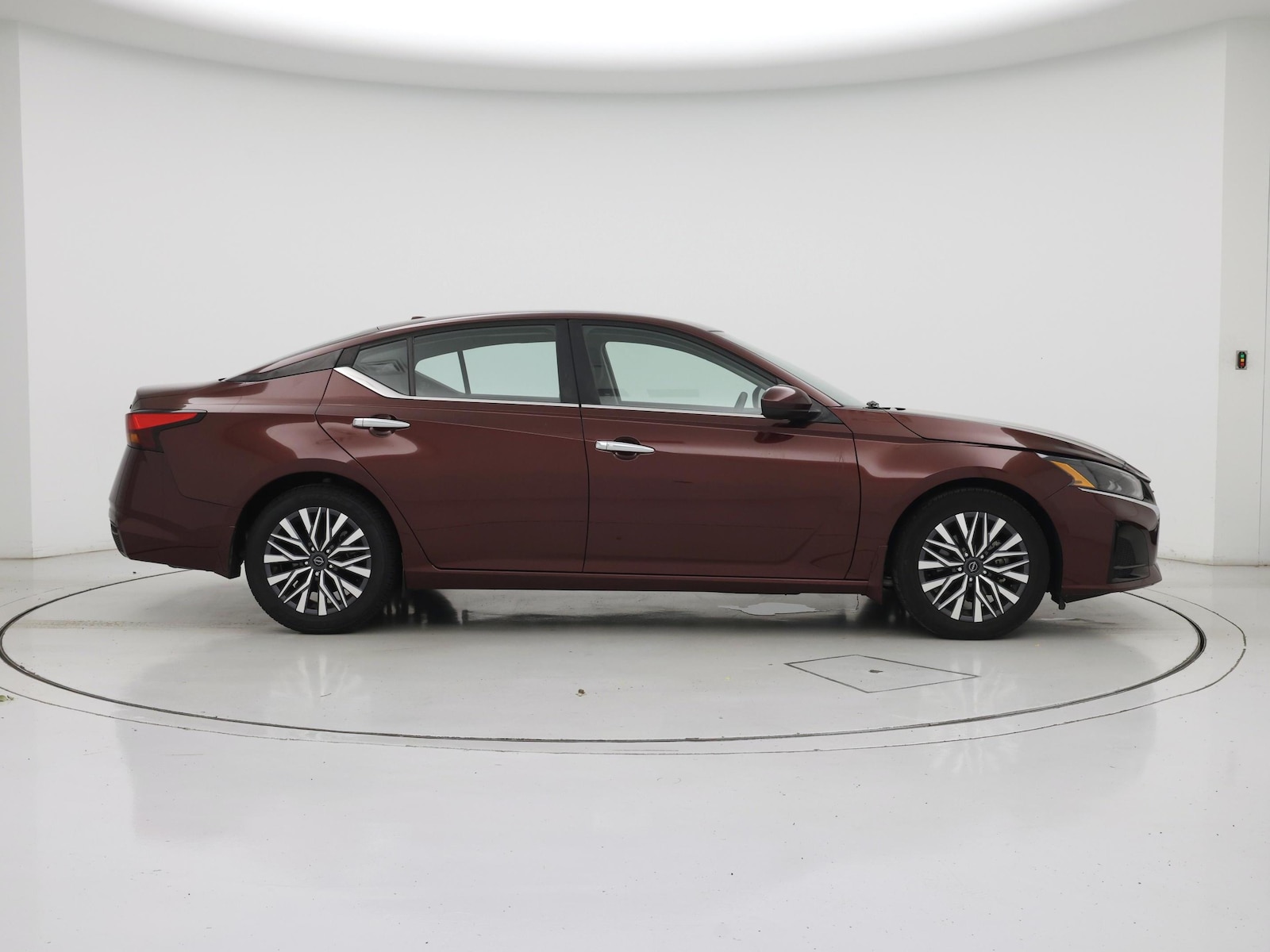 2023 Nissan Altima SV - Photo 8