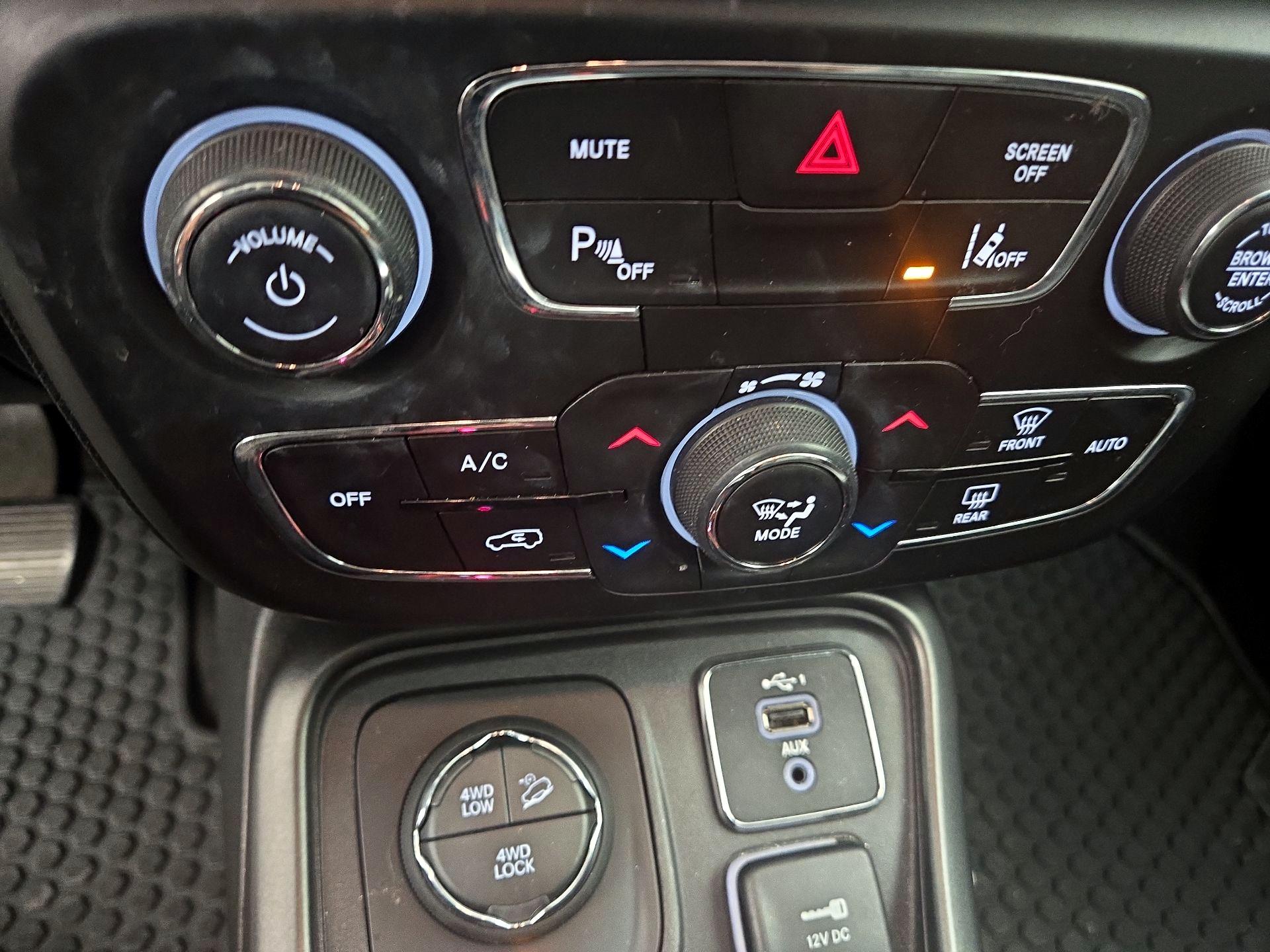 Thumbnail: 2021 Jeep Compass - 17
