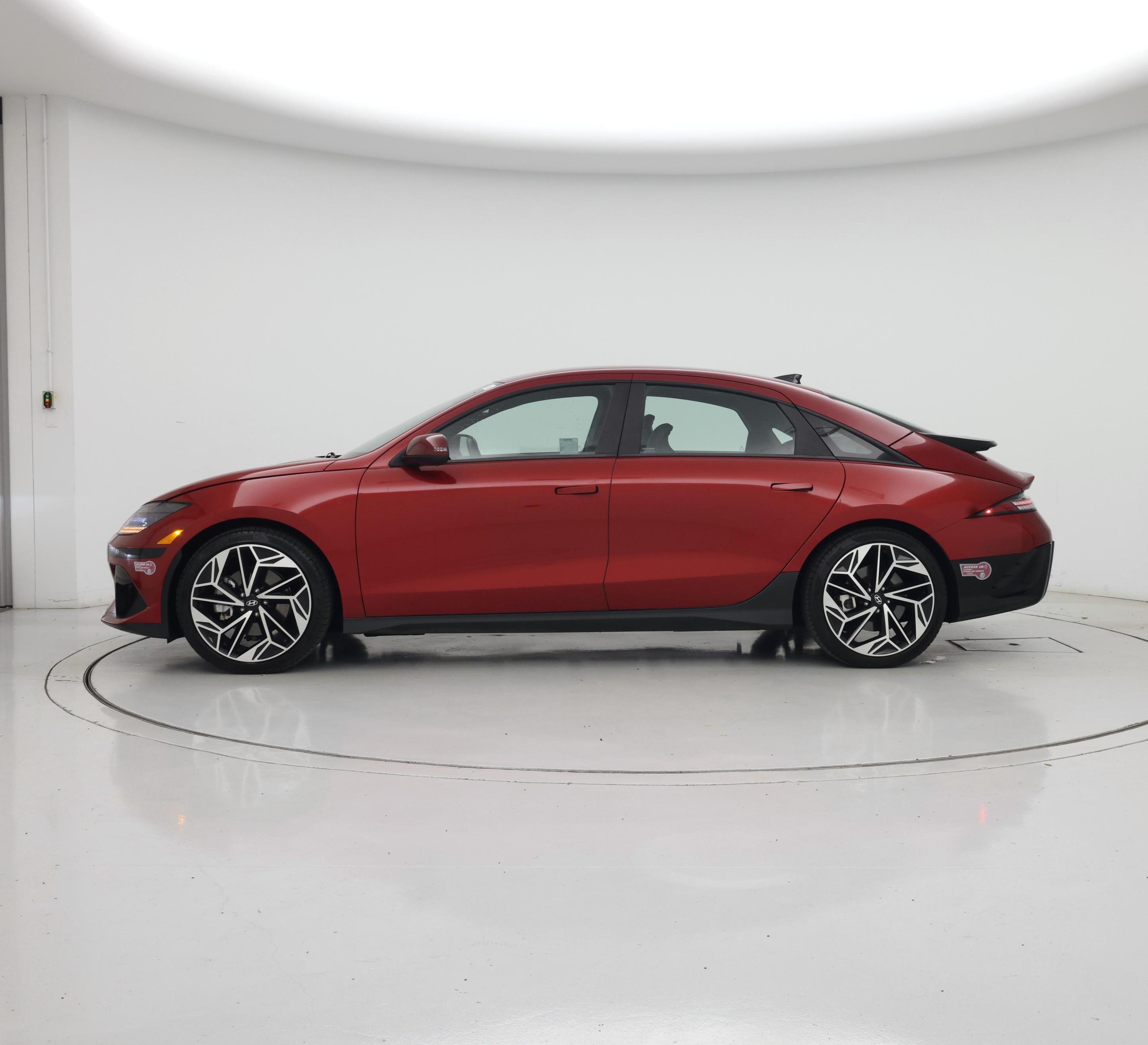 Thumbnail: 2024 Hyundai Ioniq 6 - 3