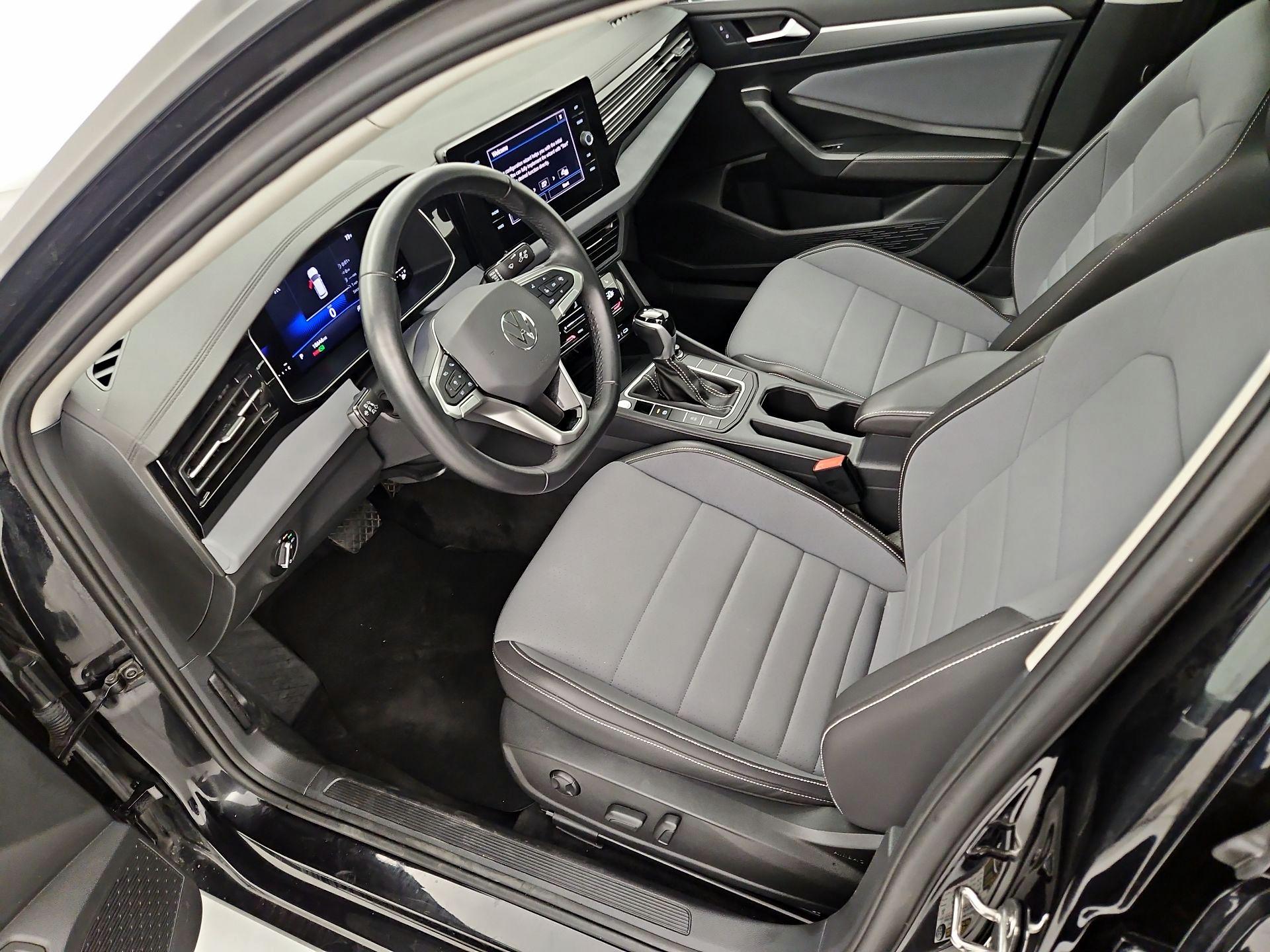 Thumbnail: 2025 Volkswagen Jetta - 11