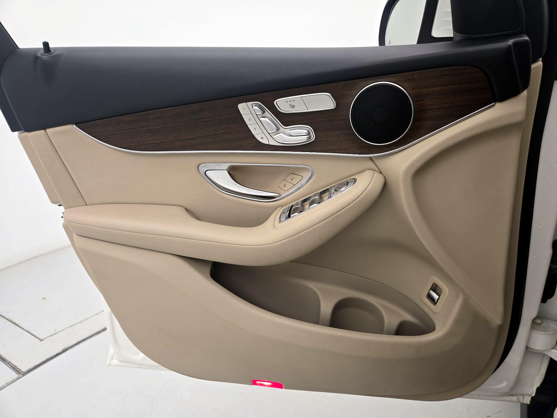 Thumbnail: 2021 Mercedes-Benz GLC - 10