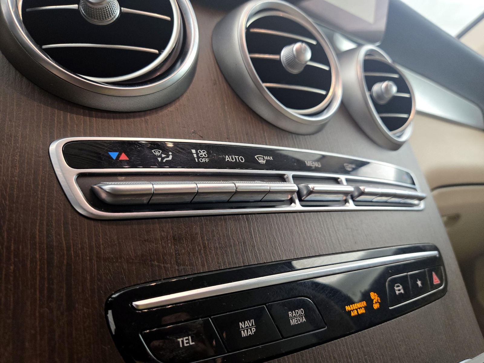 2021 Mercedes-Benz GLC GLC300 - Photo 15