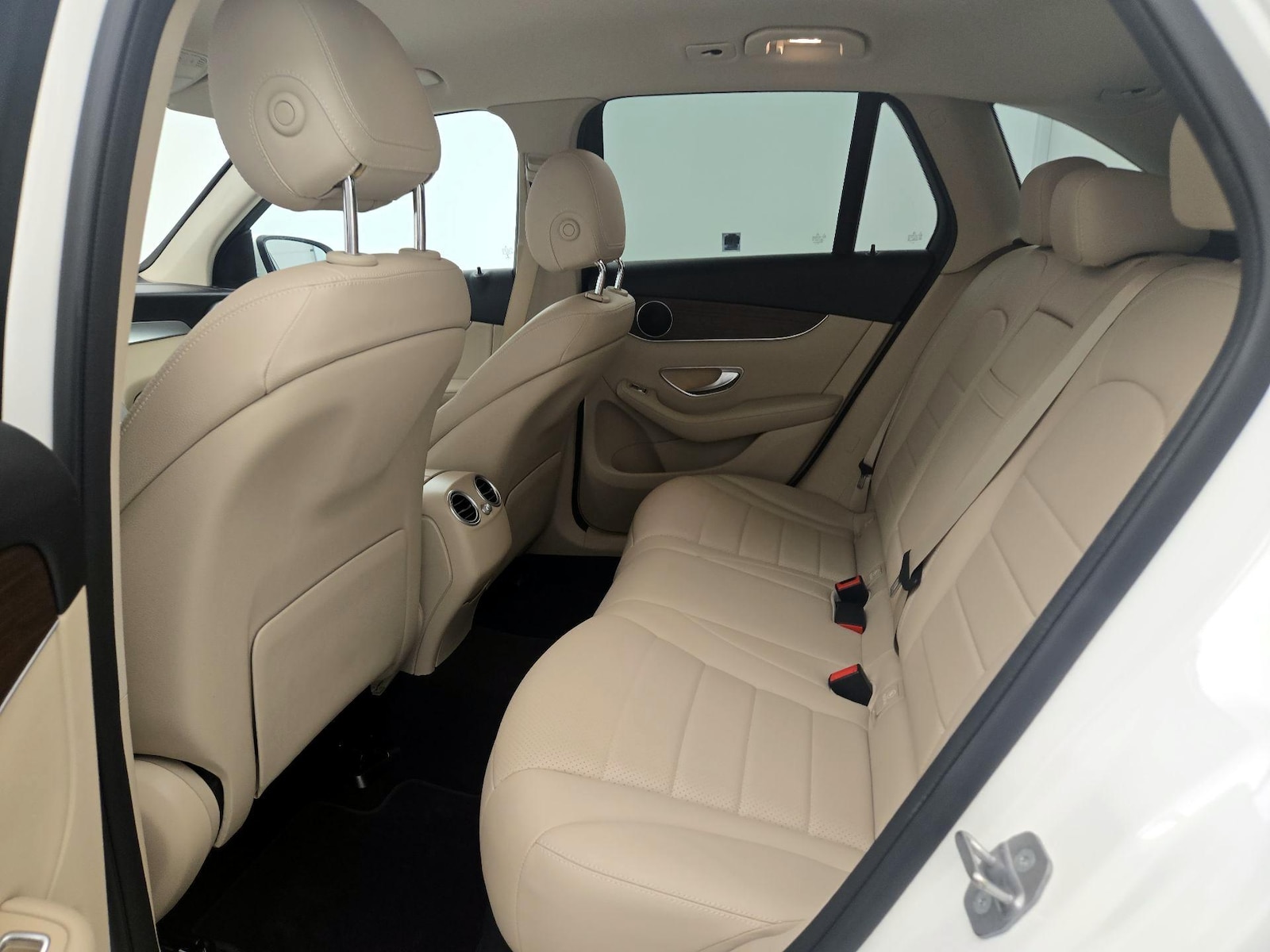 2021 Mercedes-Benz GLC GLC300 - Photo 18