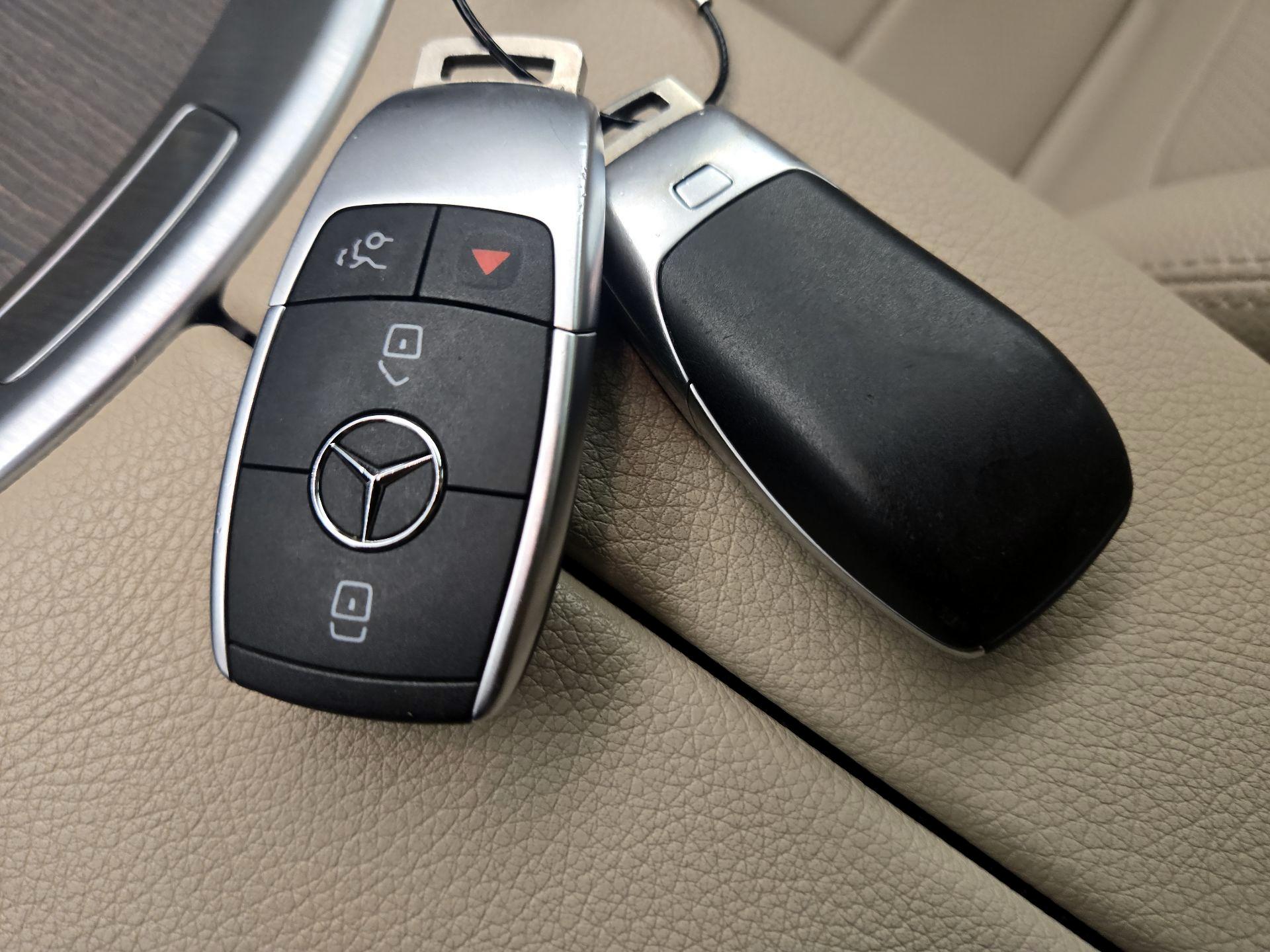 Thumbnail: 2021 Mercedes-Benz GLC - 20