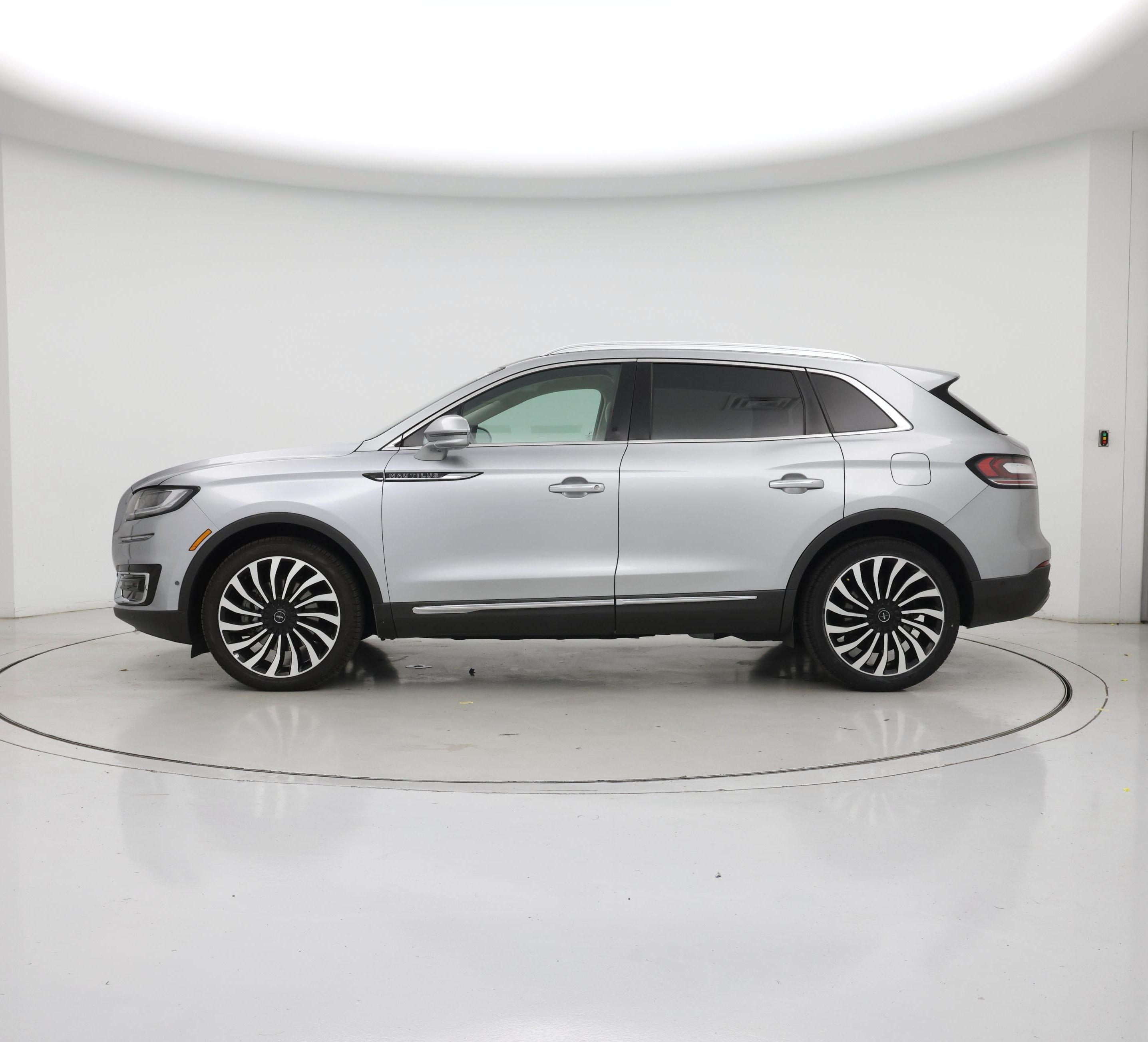 Thumbnail: 2020 Lincoln Nautilus - 3