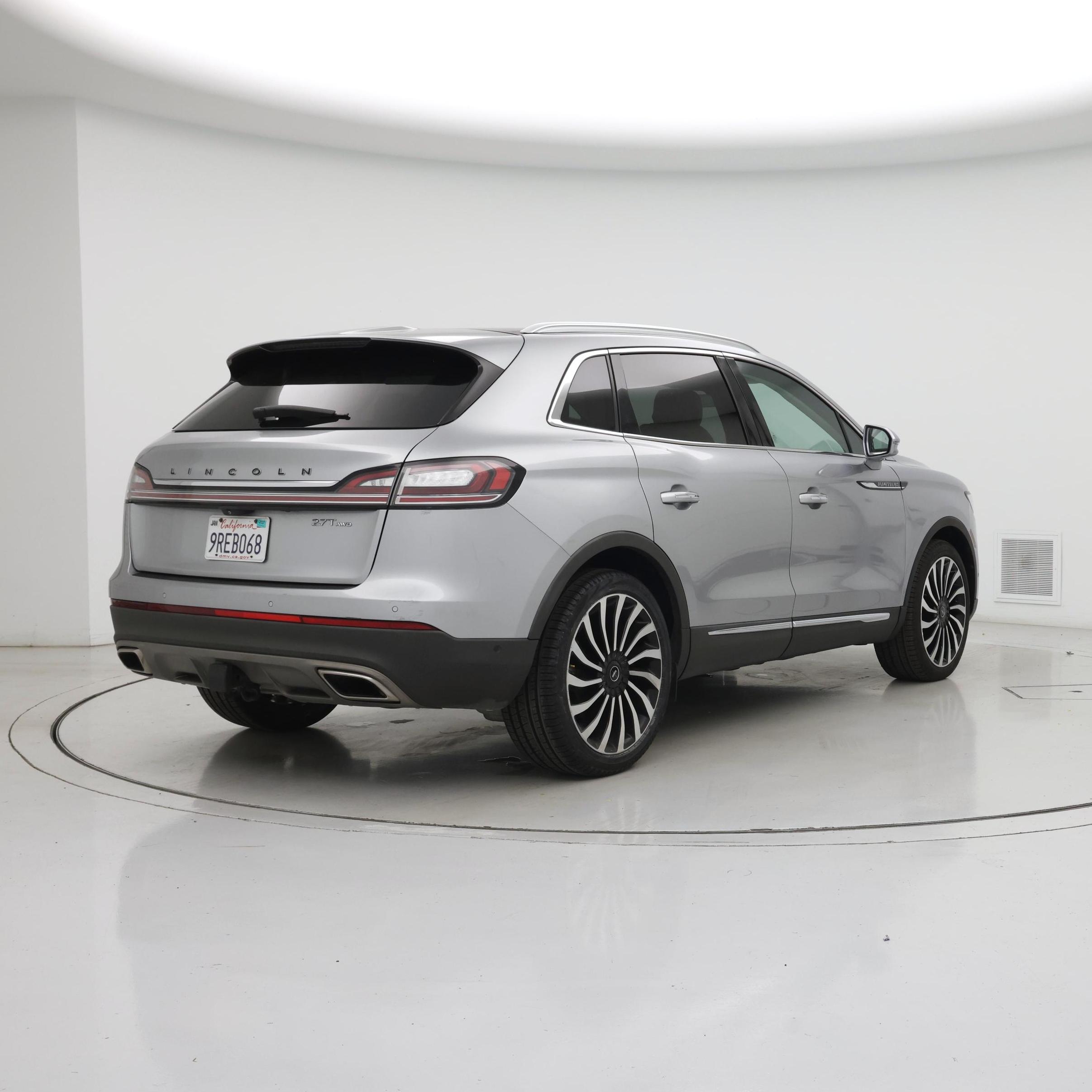 Thumbnail: 2020 Lincoln Nautilus - 8