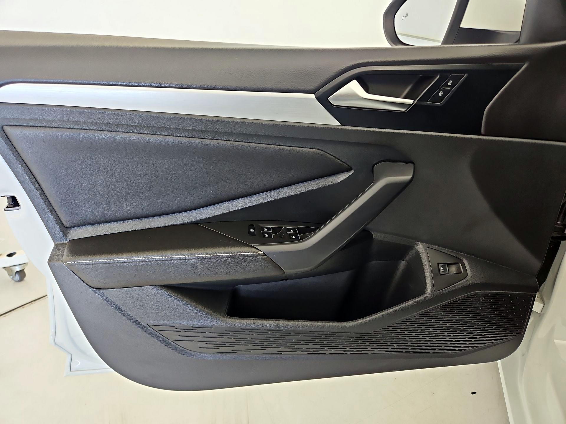 Thumbnail: 2025 Volkswagen Jetta - 12