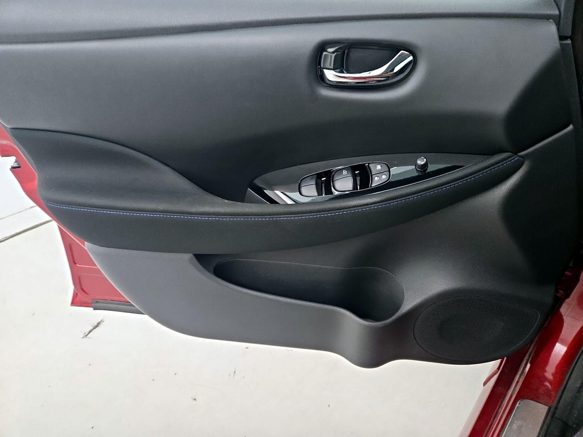 Thumbnail: 2023 Nissan Leaf - 12
